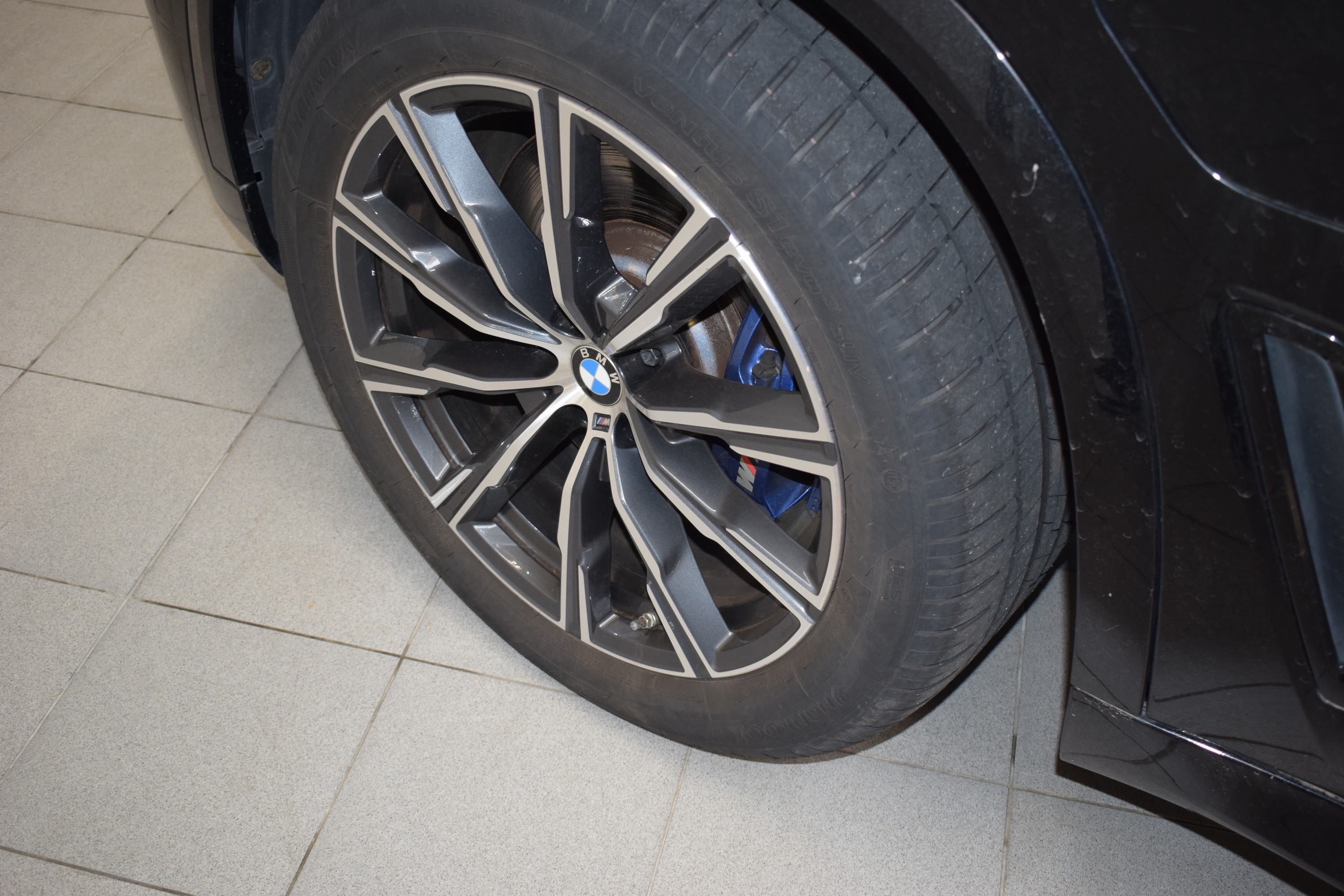 Detail k: BMW X5 45e M-Sportpaket, EZ 09/2020, Laufleistung 56.450 km, 1.Hand, 210 kW/285 PS,Automatikgetriebe, saphirschwarzmetallic, Leder Vernasca ...