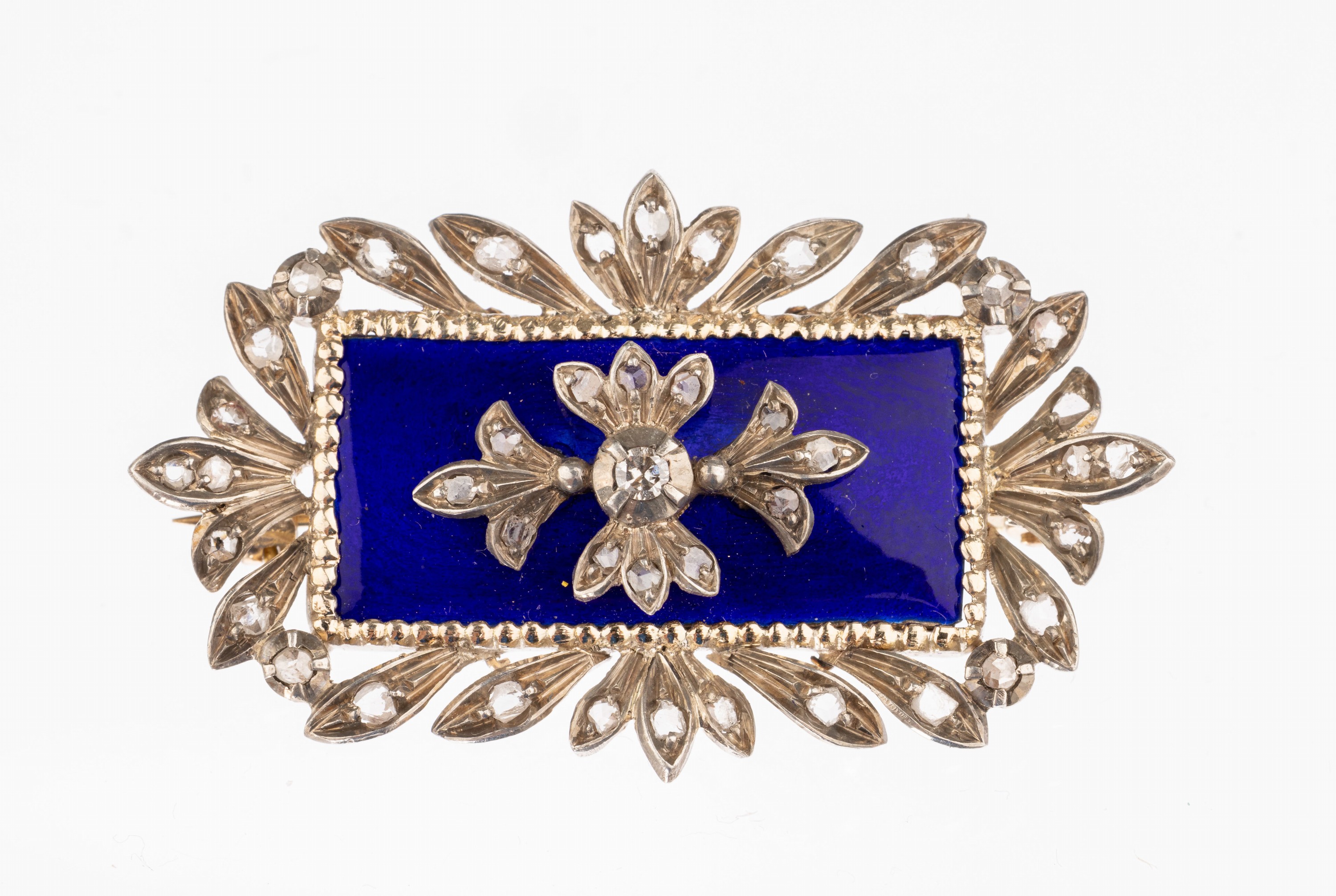 Diamant-Email-Brosche, GG 585/000 und Silber, um 1860, Diamantrosen zus. ca. 0.30 ct, royalblau emaill., aufgelegte Blüte, L. ca. 4 cm