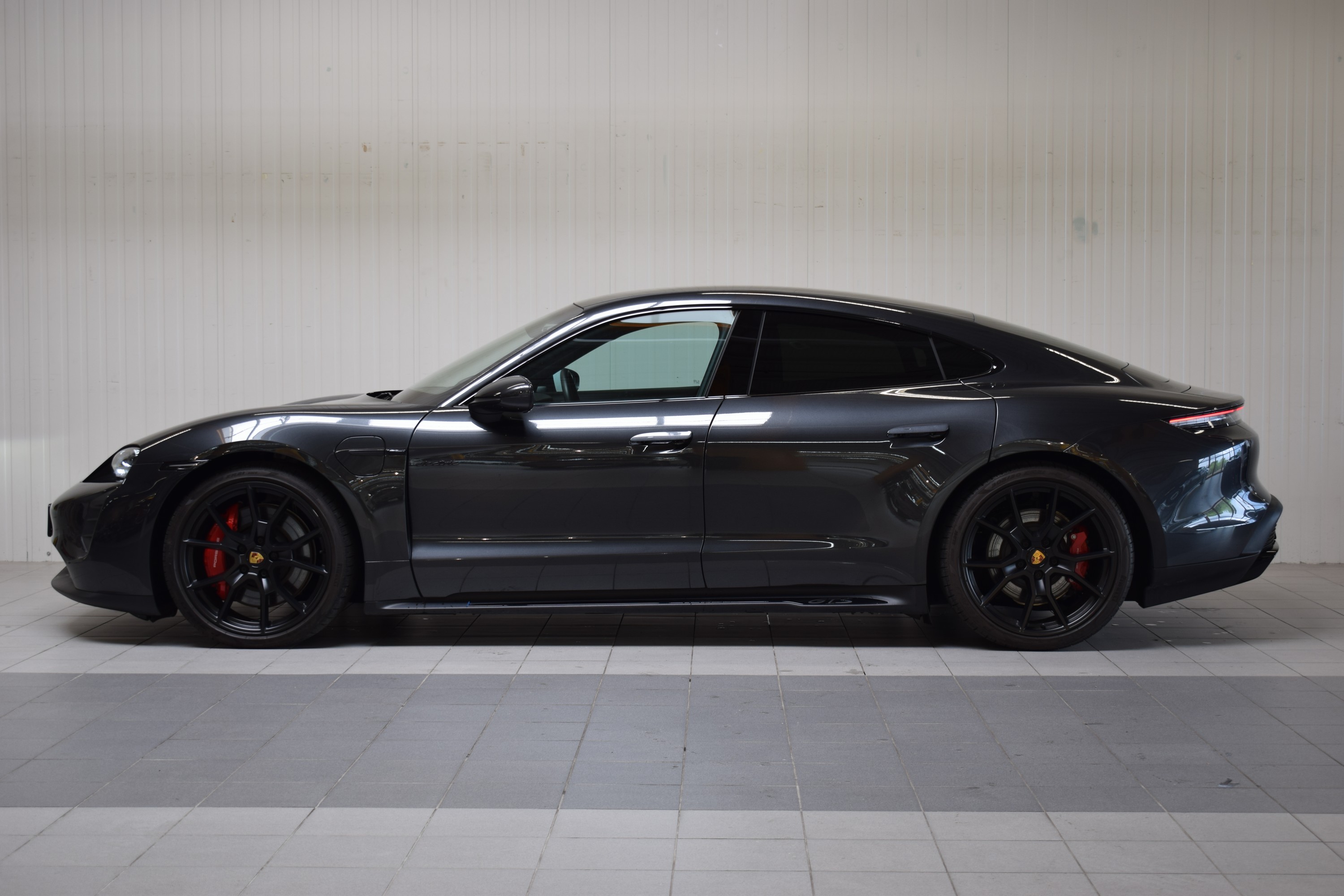 Detail f: Porsche Taycan GTS Elektro, 1. Hand, EZ 11/2022, Laufleistung 39.675 km, 440 kW/598 PS, Automatikgetriebe, Farbe: Vulkangraumetallic, Leder schwarz, ...