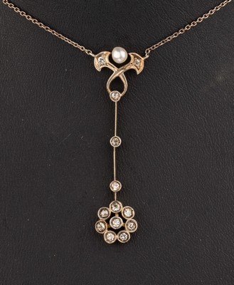 26782068a - 14 kt gold Art Nouveau-diamond-necklace