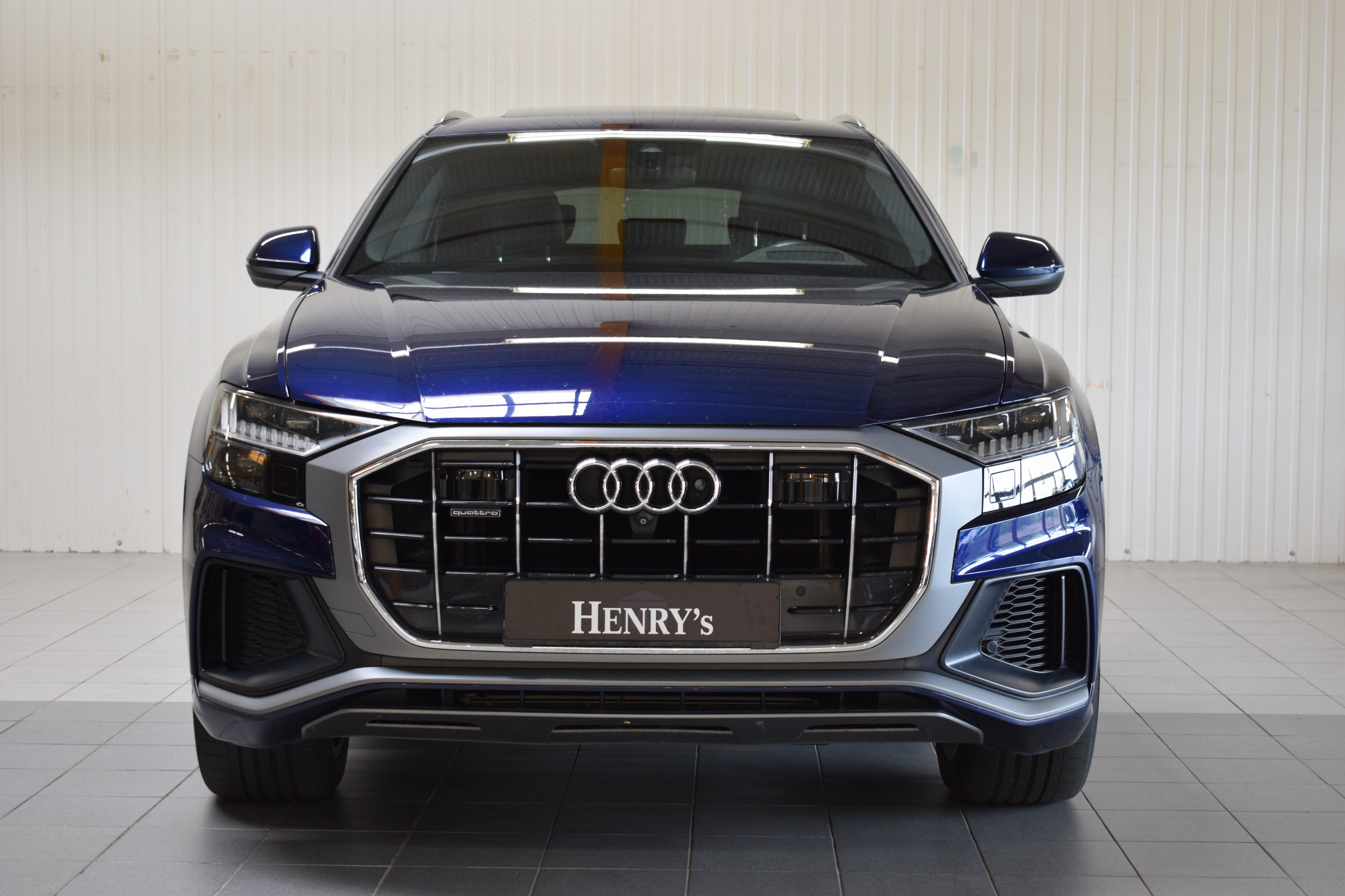 Detail a: Audi Q8 50TDI quattro Diesel, EZ 11/2018, Laufleistung 95.457 km, 210 kW/286 PS, Automatikgetriebe, Farbe: Navarrablau, Polster: Alcantara, S-Line, ...
