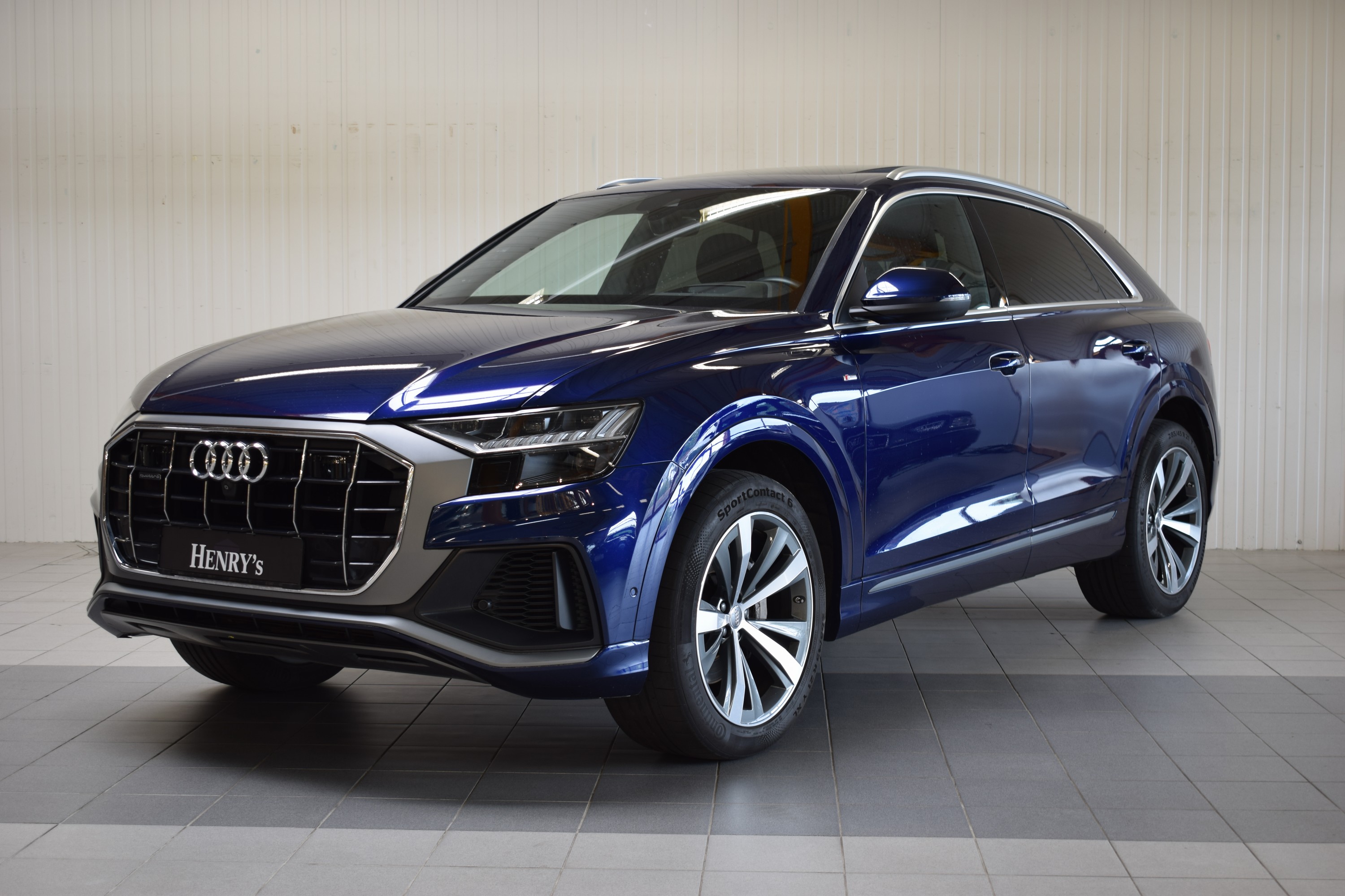 Detail b: Audi Q8 50TDI quattro Diesel, EZ 11/2018, Laufleistung 95.457 km, 210 kW/286 PS, Automatikgetriebe, Farbe: Navarrablau, Polster: Alcantara, S-Line, ...
