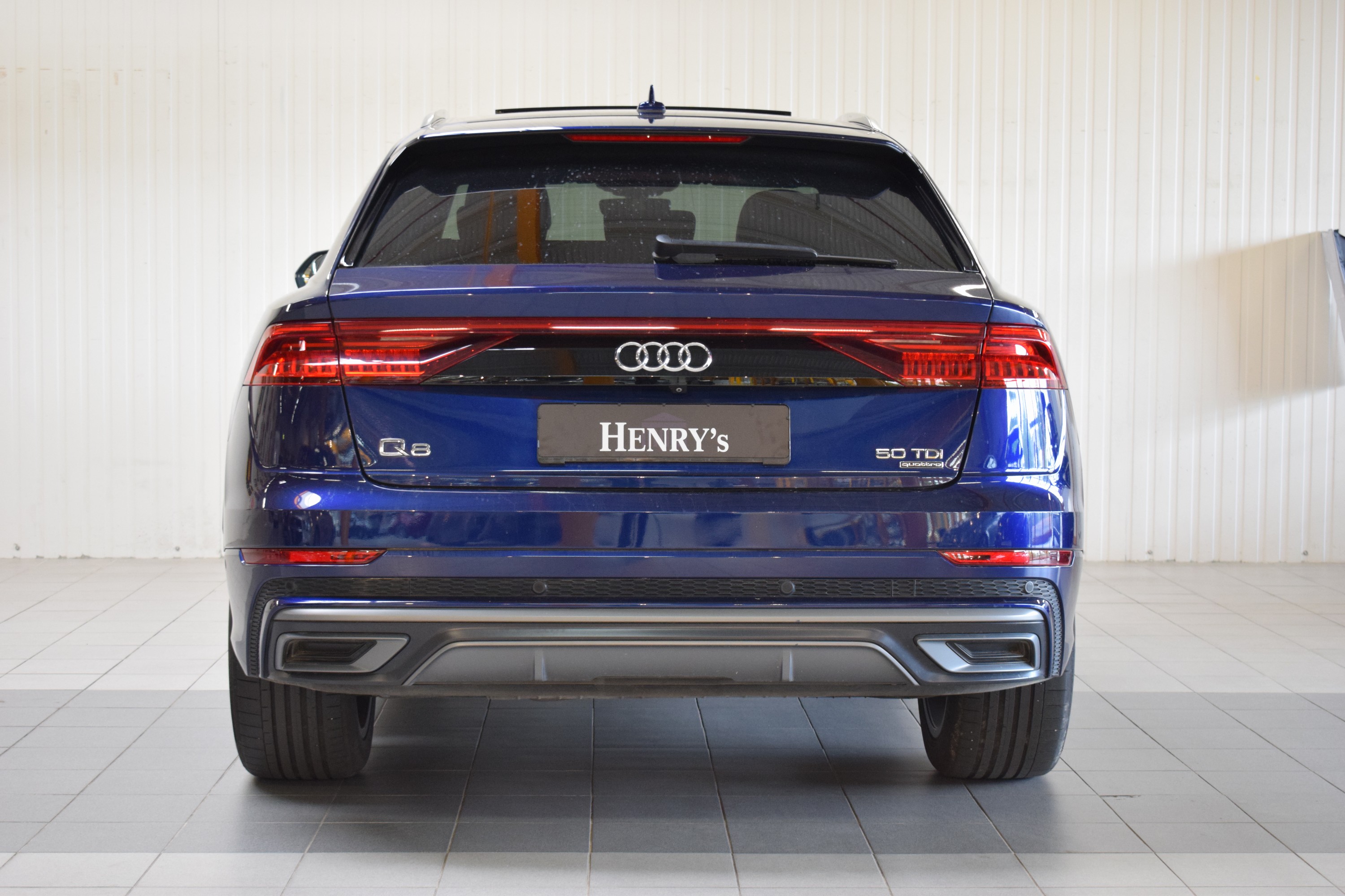 Detail d: Audi Q8 50TDI quattro Diesel, EZ 11/2018, Laufleistung 95.457 km, 210 kW/286 PS, Automatikgetriebe, Farbe: Navarrablau, Polster: Alcantara, S-Line, ...