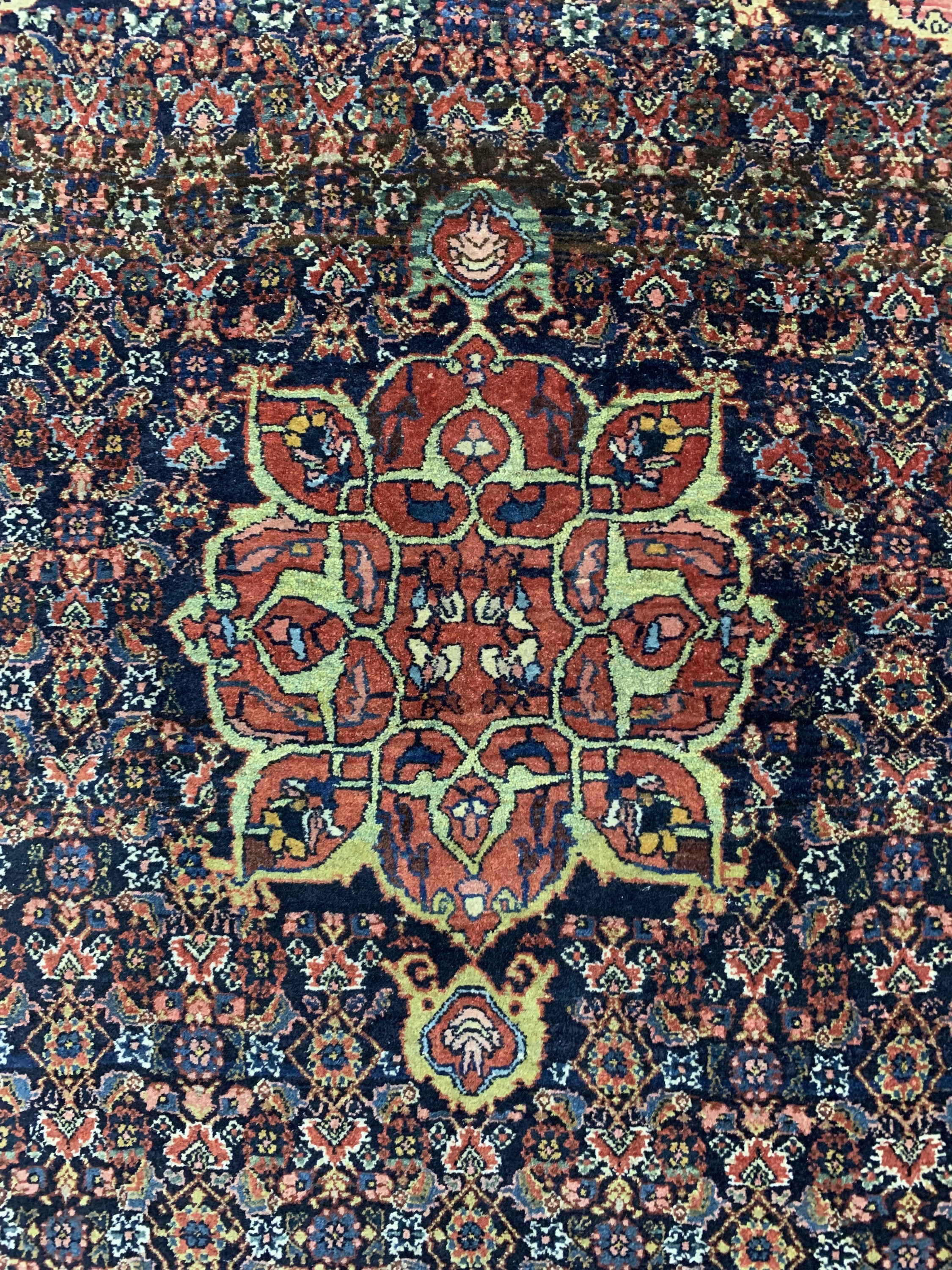 Detail b: Antiker Bidjar, Persien, um 1900, Wolle aufBaumwolle, ca. 155 x 117 cm, EHZ: 2-3