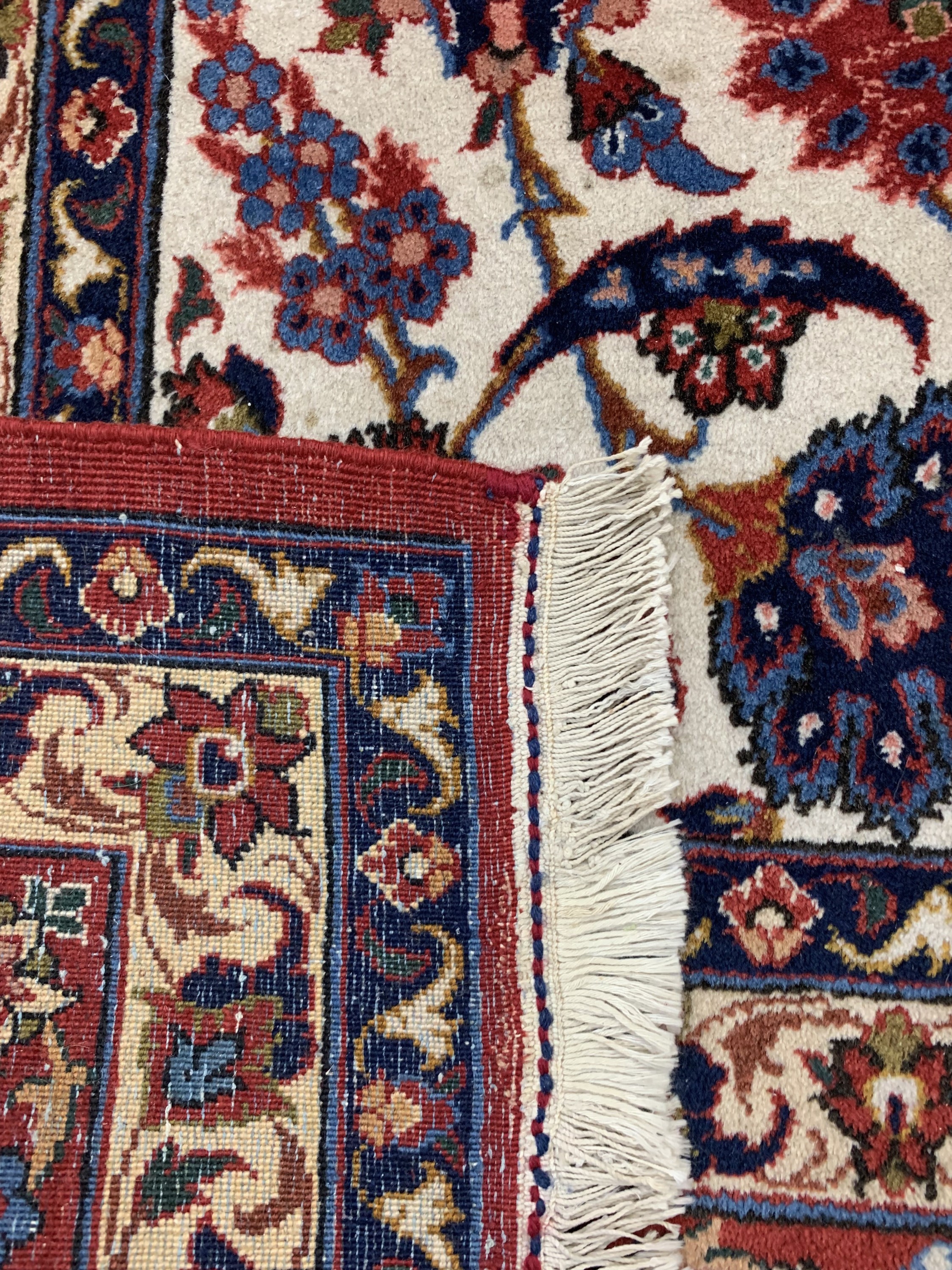 Detail e: Nadjafabad alt, Persien, Mitte 20.Jhd, Wolle auf Baumwolle, ca. 335 x 230 cm, Reinigungsbedürftig, EHZ: 2