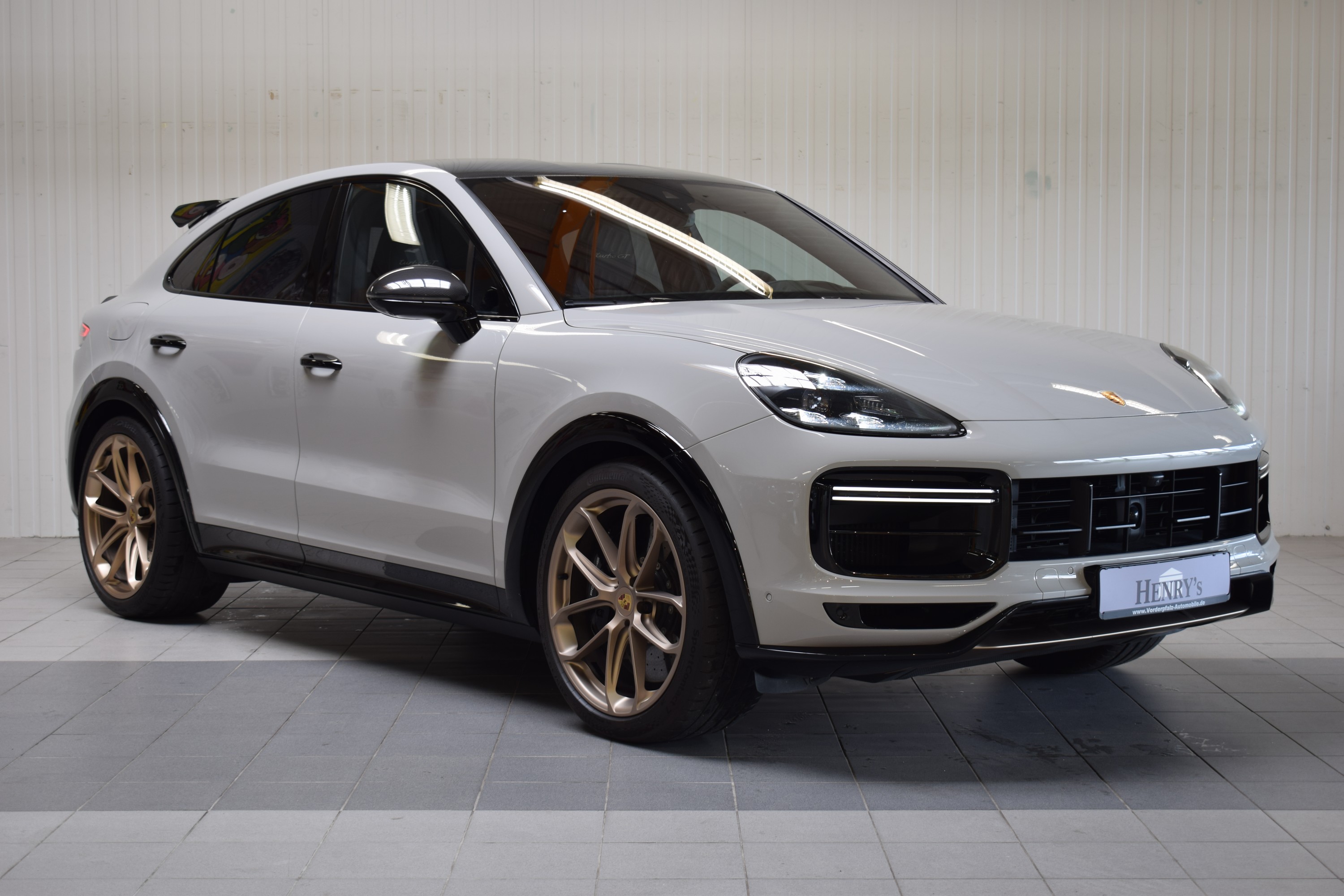 Porsche Cayenne Turbo GT, EZ 02/2022, Laufleistung 59.950 km, 1.Hand, 471 kW/640 PS,Automatikgetriebe, Farbe: Kreide, Leder: schwarz, ...