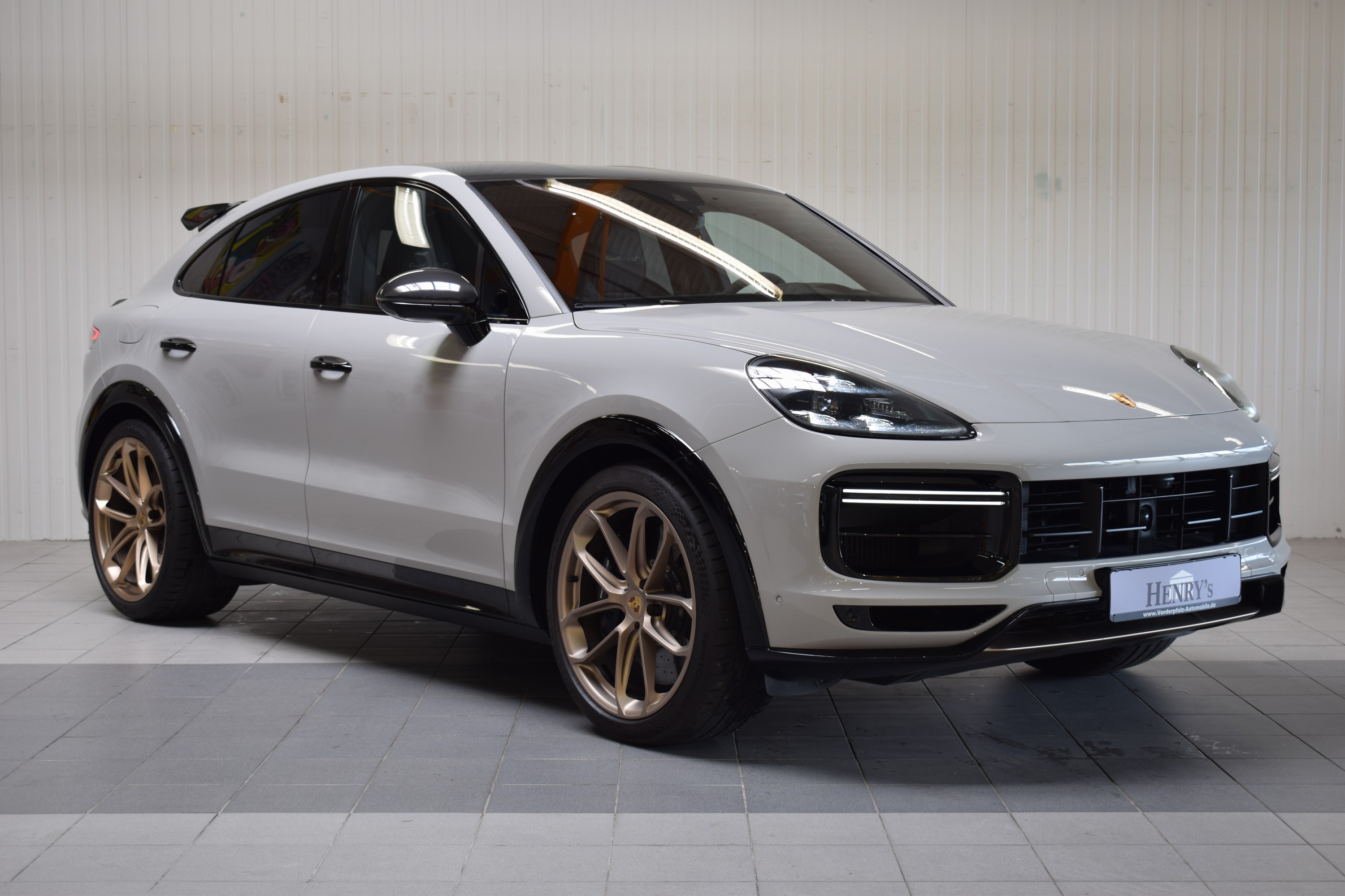 Detail b: Porsche Cayenne Turbo GT, EZ 02/2022, Laufleistung 59.950 km, 1.Hand, 471 kW/640 PS,Automatikgetriebe, Farbe: Kreide, Leder: schwarz, ...
