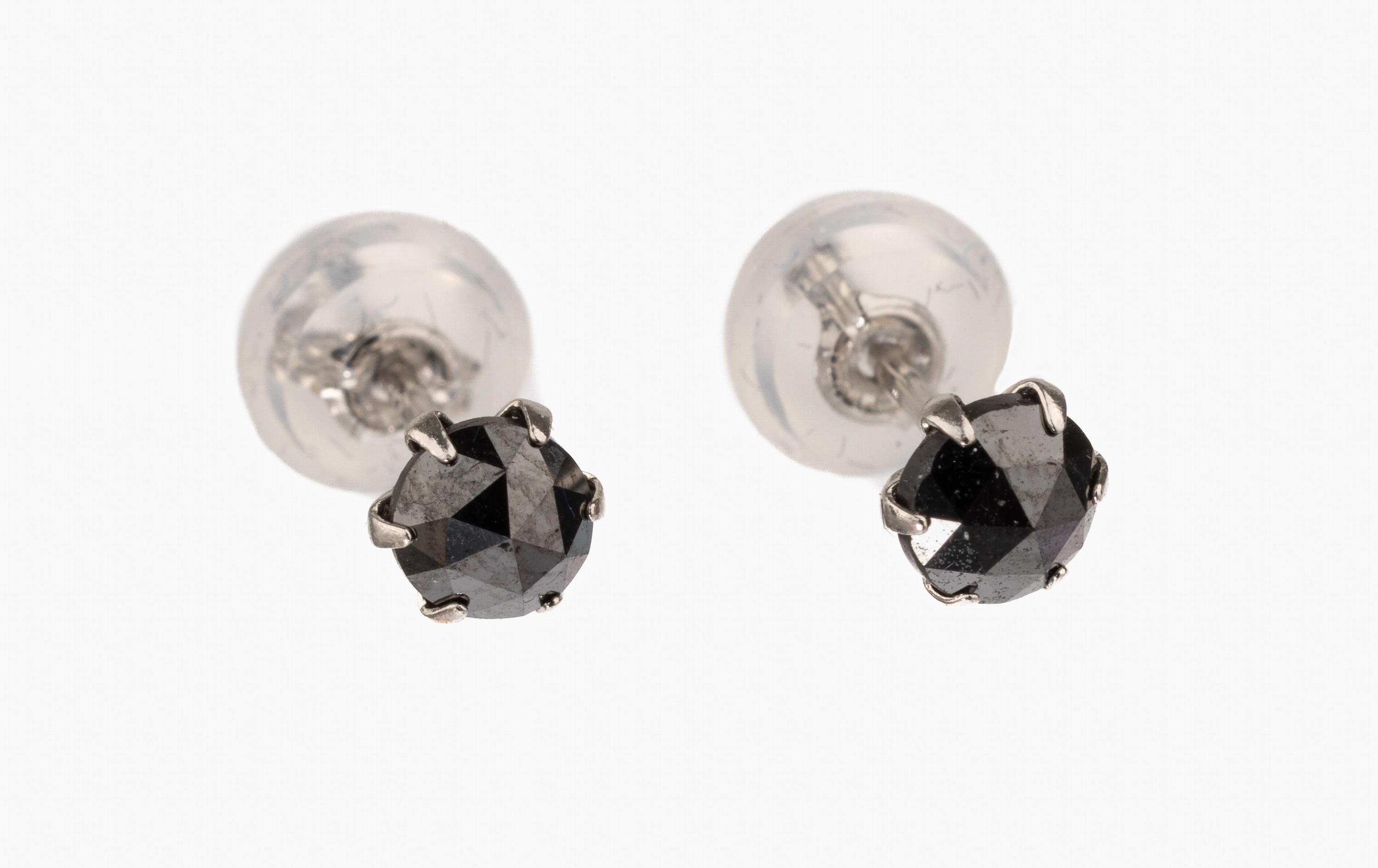 Paar Platin Diamant-Ohrstecker, Platin, 2 schwarze Diam.-Rosen zus. ca. 0.50 ct