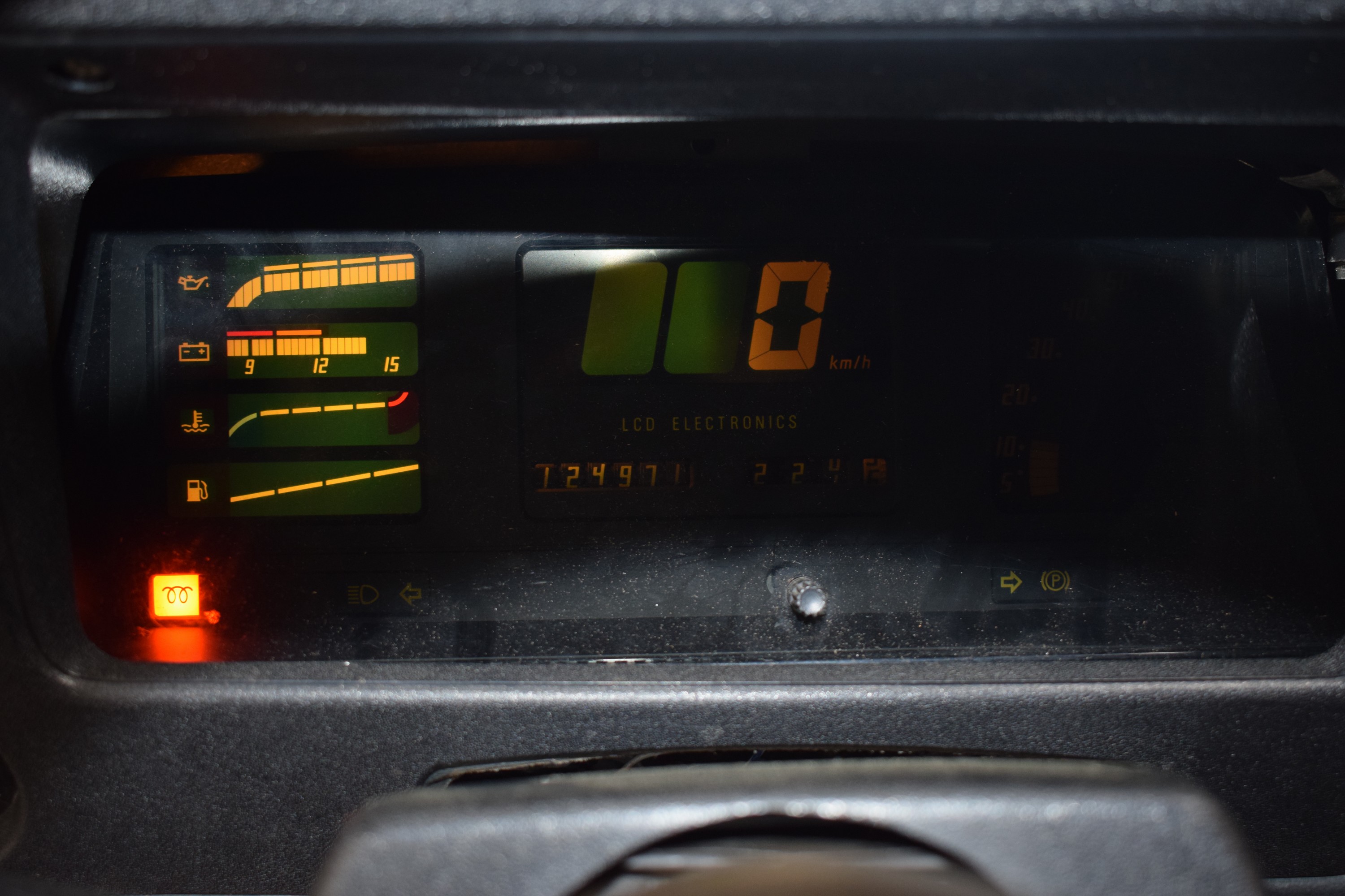 Detail i: Opel Kadett 1.2, EZ 11/1981, Laufleistung 124.971 km abgelesen, 55 kW/74 PS, Automatikgetriebe, lila, Stoff beige, Fahrzeugläuft mit Benzin und/oder ...