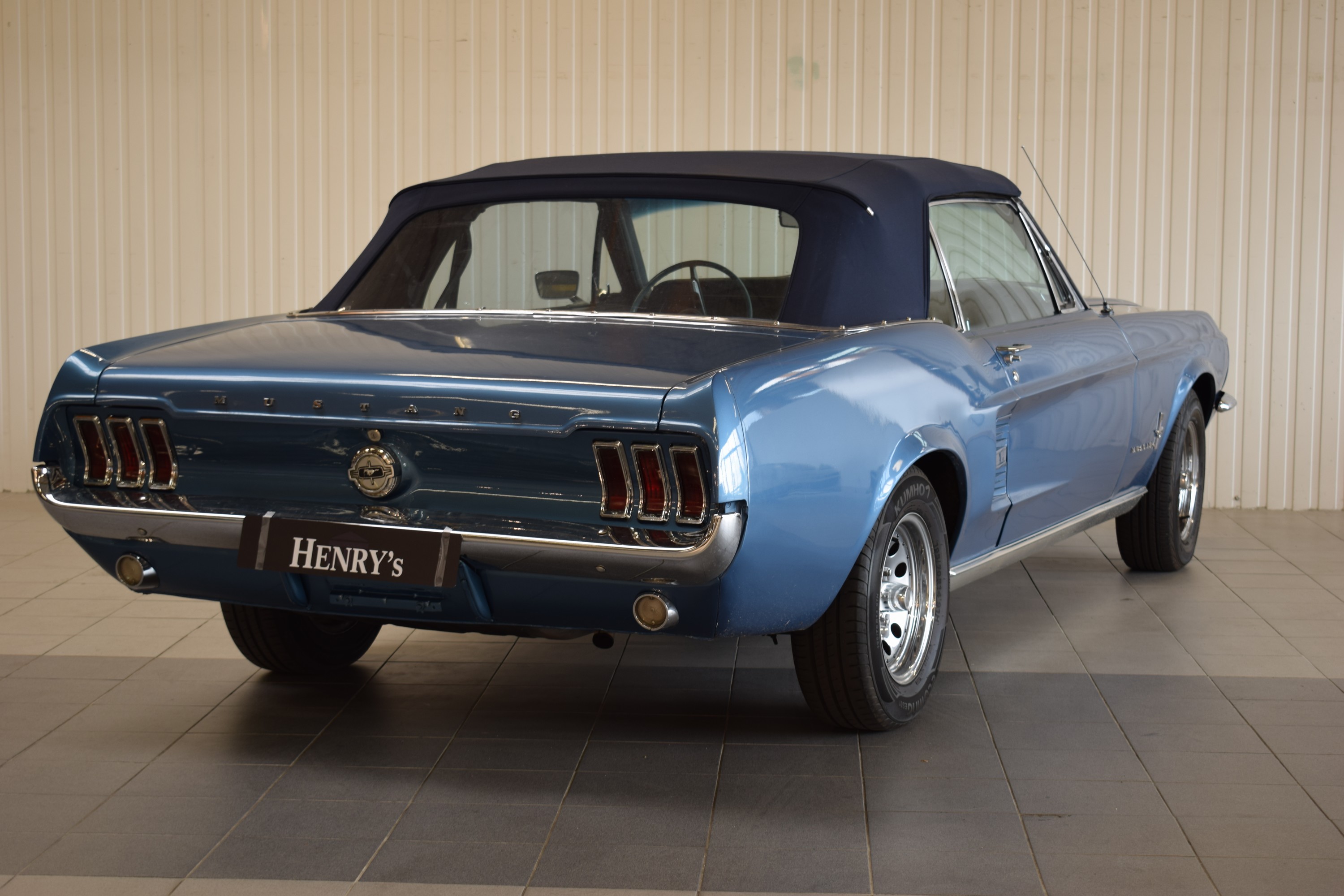Detail e: Ford Mustang Cabriolet, EZ 1967, Laufleistung ca. 47.000 Meilen abgelesen, 88 KW/120 PS,blau metallic, Automatic, deutsche H-Zulassung, ...