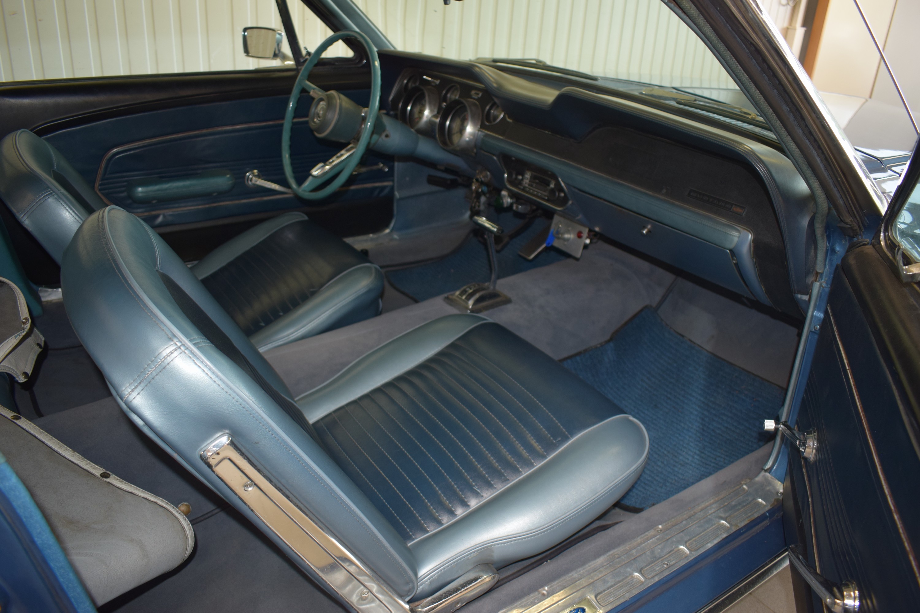 Detail j: Ford Mustang Cabriolet, EZ 1967, Laufleistung ca. 47.000 Meilen abgelesen, 88 KW/120 PS,blau metallic, Automatic, deutsche H-Zulassung, ...