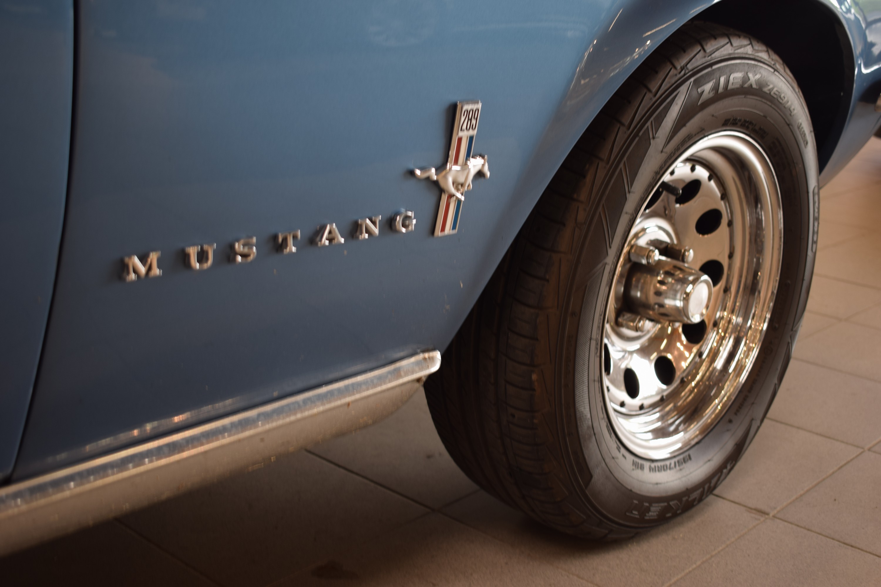 Detail l: Ford Mustang Cabriolet, EZ 1967, Laufleistung ca. 47.000 Meilen abgelesen, 88 KW/120 PS,blau metallic, Automatic, deutsche H-Zulassung, ...