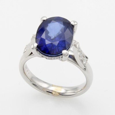 Image Ring mit Saphir und Brillanten, WG 750/000, ovaler, facett. Saphir, Besatzbrill. zus. ...