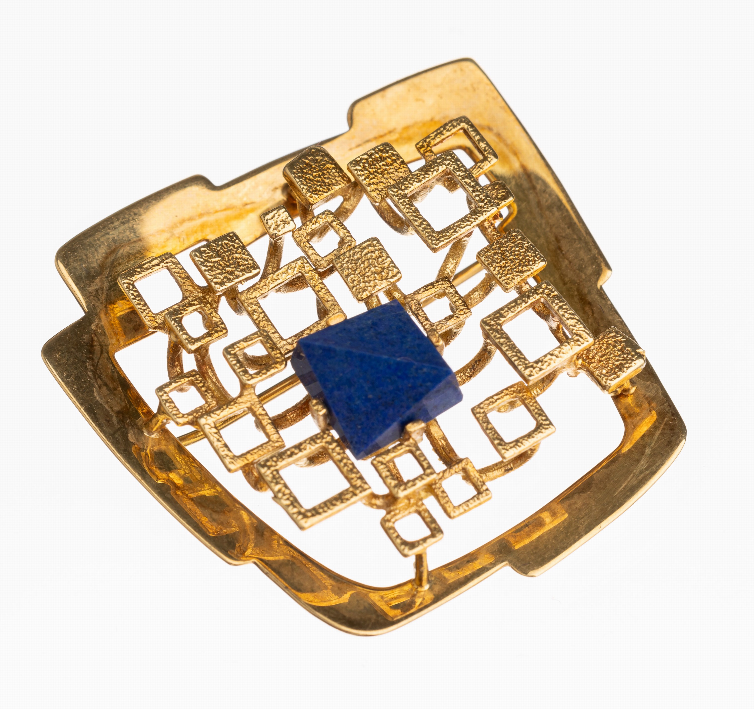 14 kt Gold Lapislazuli Brosche, GG 585/000,geometrisches Design, glatter Rahmen, mittig Quadrate strukt., Lapislazulieinlage, ca. 11.3 g, ca. 3.8 x ...