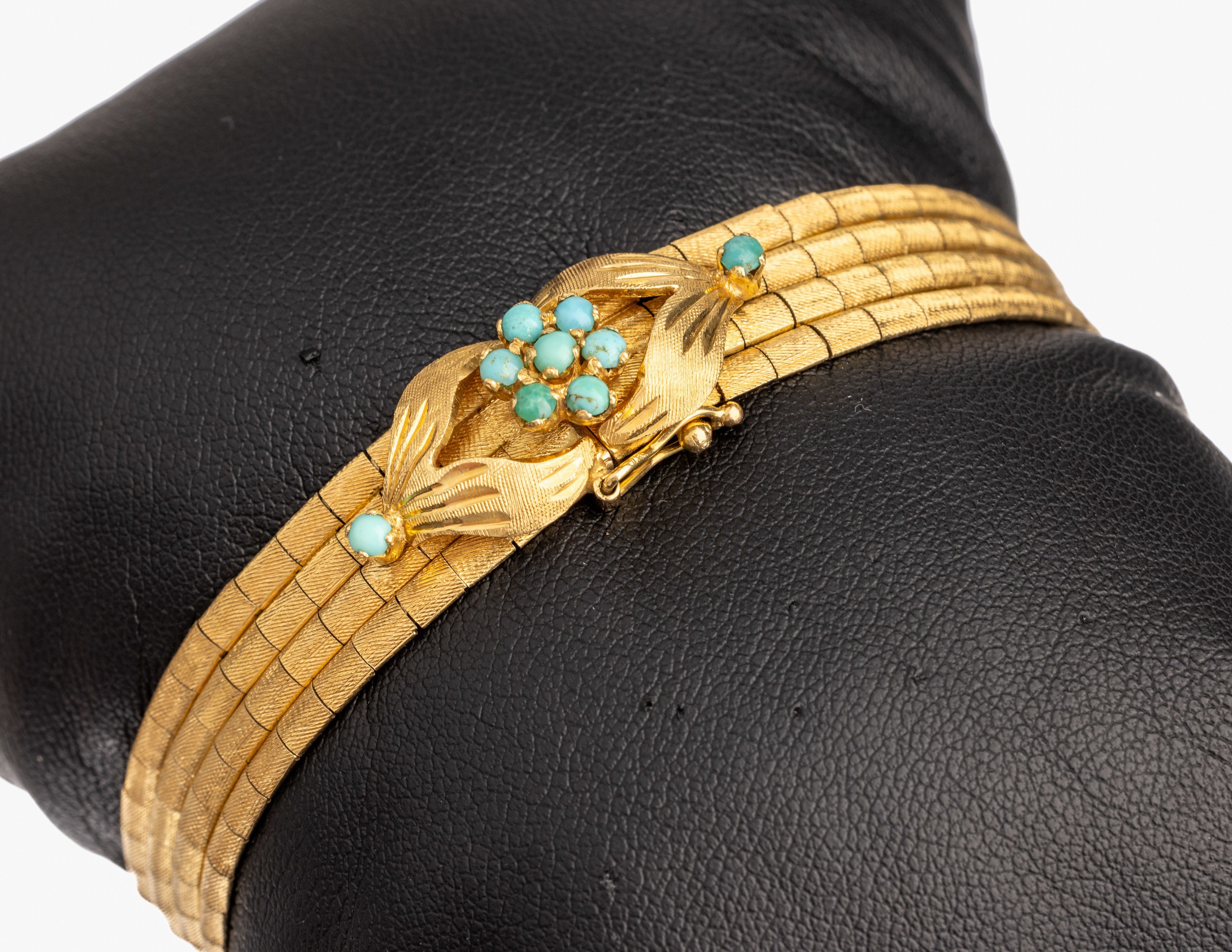18 kt Gold Türkis Spaghetti Armband, GG 750/000, 4-reihig, Schmuckschließe mit Türkisbes., L. ca. 19 cm, ca. 28.6 g
