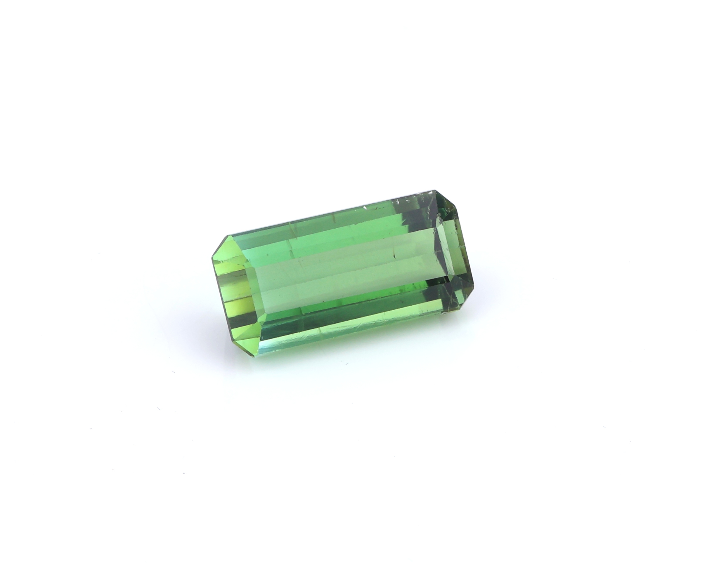 Loser facett. Turmalin, 4.066 ct, Achteck, ca.12.68 x 6.2 x 5.29 mm, natürlicher Verdelith, GLA Gutachten anbei