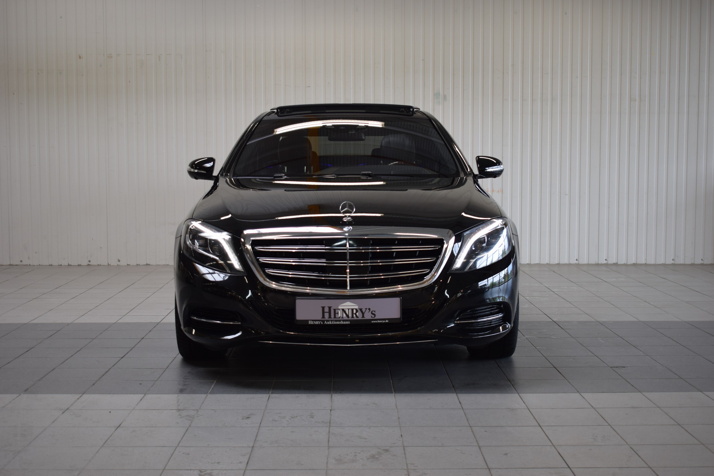Detail a: Mercedes-Benz S600L, EZ 05/2016, Laufleistung 170.040 km, 390 kW/530 PS, Automatikgetriebe, Farbe: schwarz, Leder, Exklusive Chaffeur Paket, ...