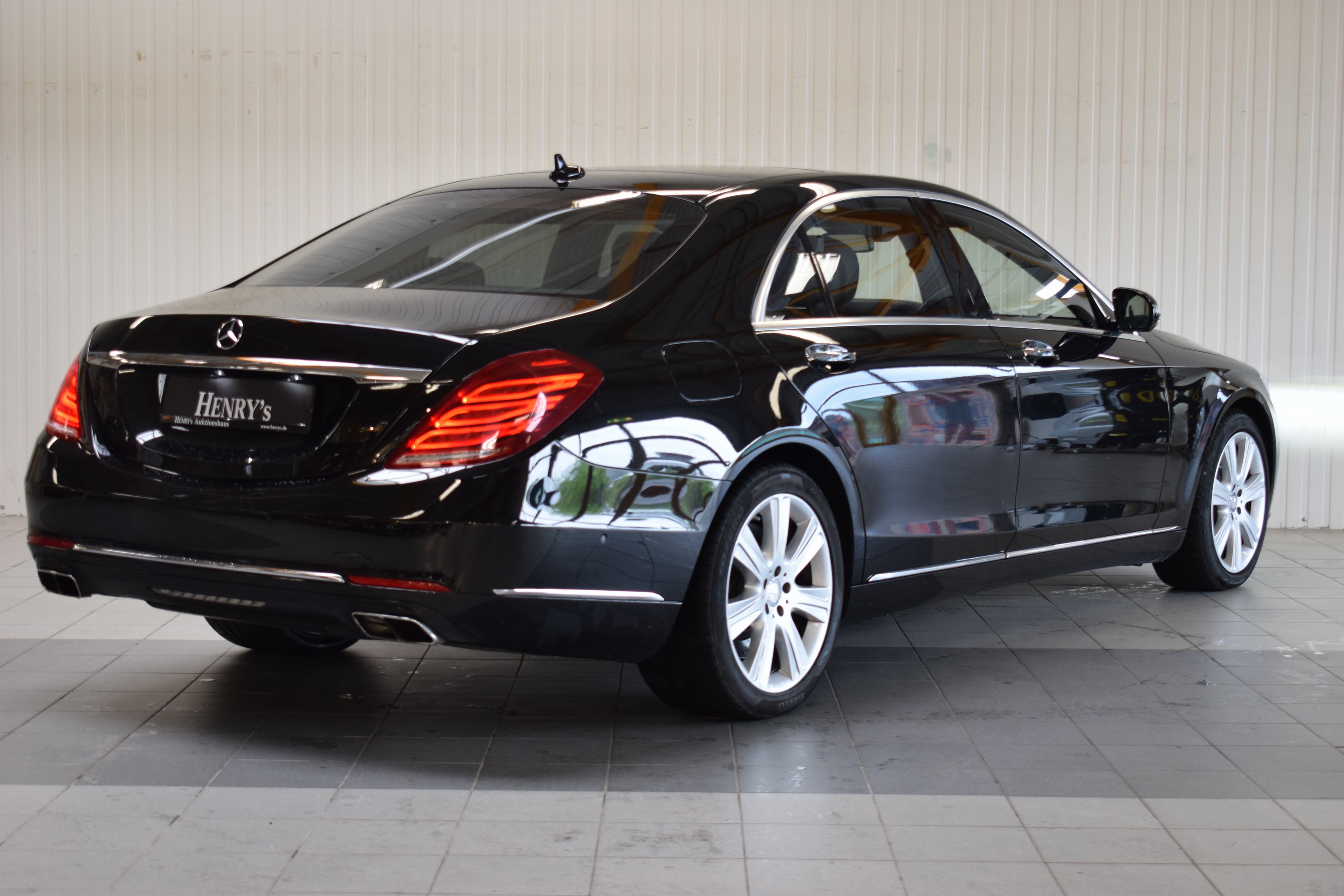 Detail e: Mercedes-Benz S600L, EZ 05/2016, Laufleistung 170.040 km, 390 kW/530 PS, Automatikgetriebe, Farbe: schwarz, Leder, Exklusive Chaffeur Paket, ...