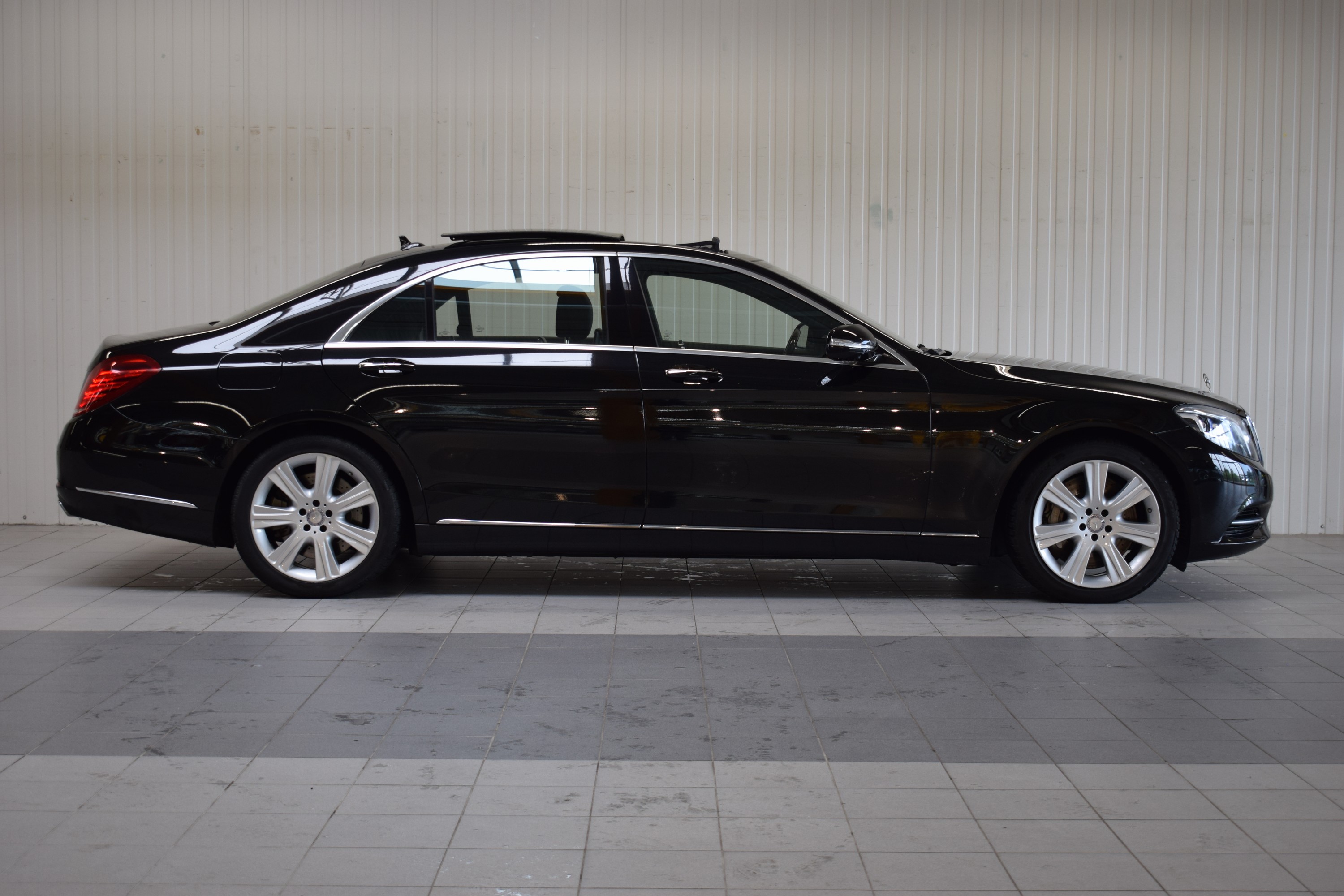 Detail g: Mercedes-Benz S600L, EZ 05/2016, Laufleistung 170.040 km, 390 kW/530 PS, Automatikgetriebe, Farbe: schwarz, Leder, Exklusive Chaffeur Paket, ...
