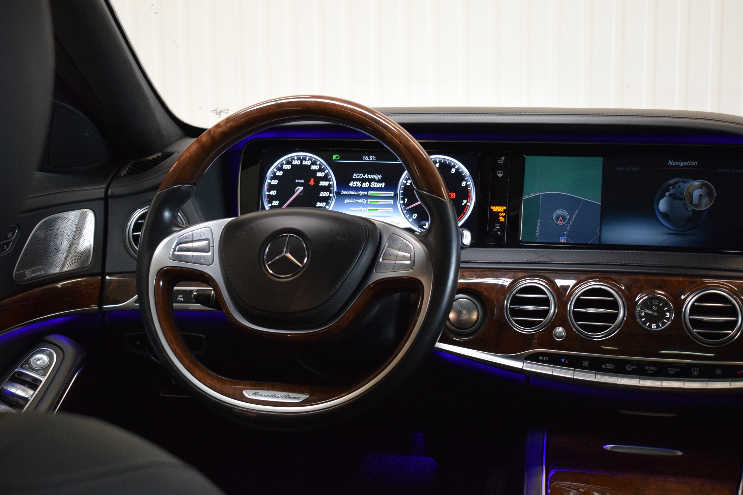 Detail i: Mercedes-Benz S600L, EZ 05/2016, Laufleistung 170.040 km, 390 kW/530 PS, Automatikgetriebe, Farbe: schwarz, Leder, Exklusive Chaffeur Paket, ...