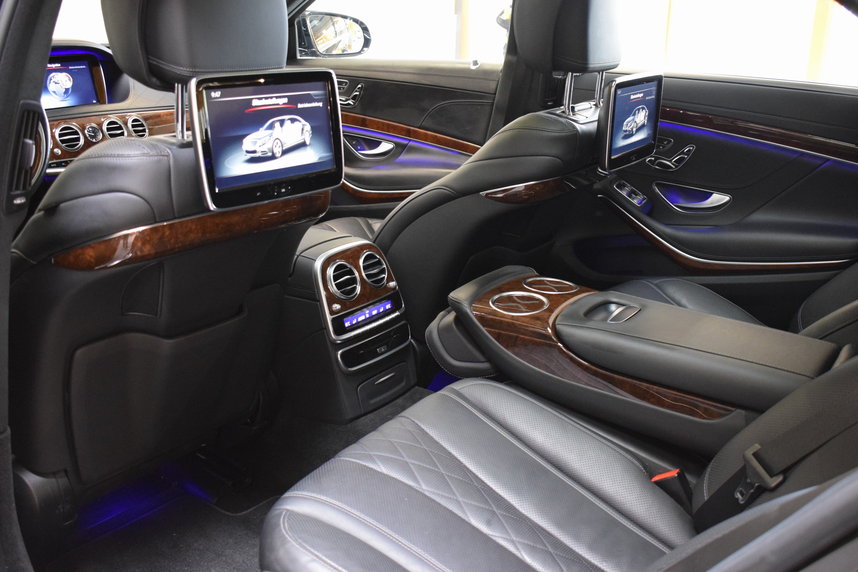 Detail j: Mercedes-Benz S600L, EZ 05/2016, Laufleistung 170.040 km, 390 kW/530 PS, Automatikgetriebe, Farbe: schwarz, Leder, Exklusive Chaffeur Paket, ...
