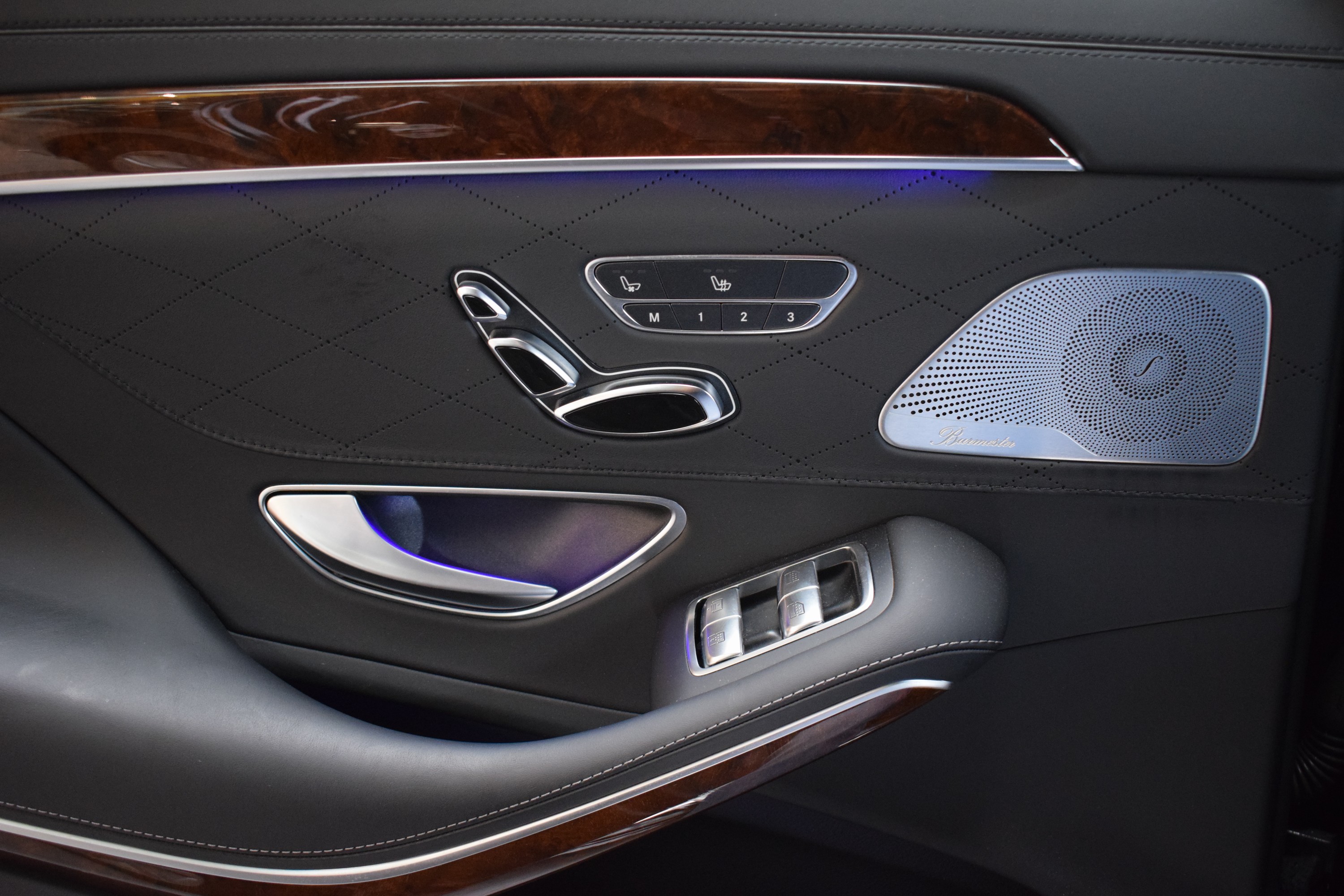 Detail m: Mercedes-Benz S600L, EZ 05/2016, Laufleistung 170.040 km, 390 kW/530 PS, Automatikgetriebe, Farbe: schwarz, Leder, Exklusive Chaffeur Paket, ...