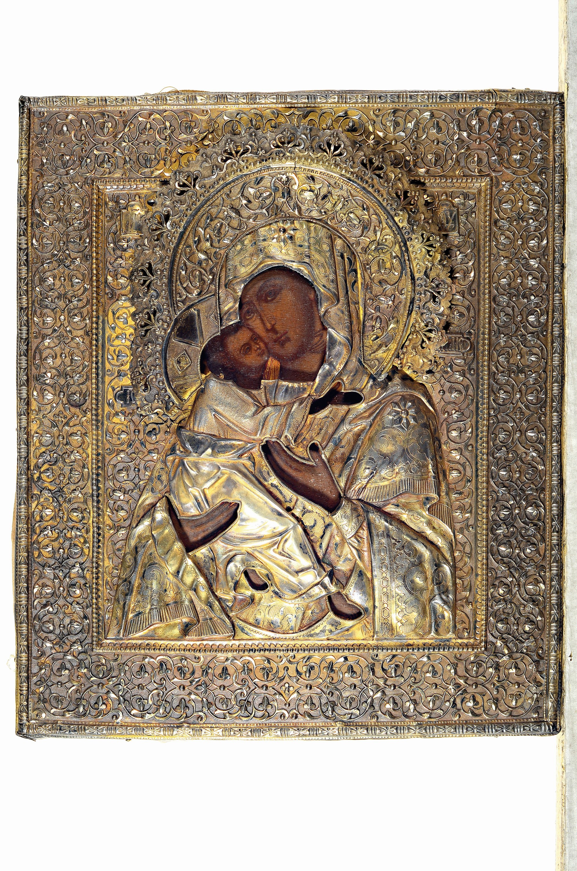 Ikone, Russland, Oklad dat. 1880, Gottesmutter Wladimirskaja, Temper auf Holz, 84er Silberoklad reich reliefiert mit aufgesetzter Gloriole, ca. ...