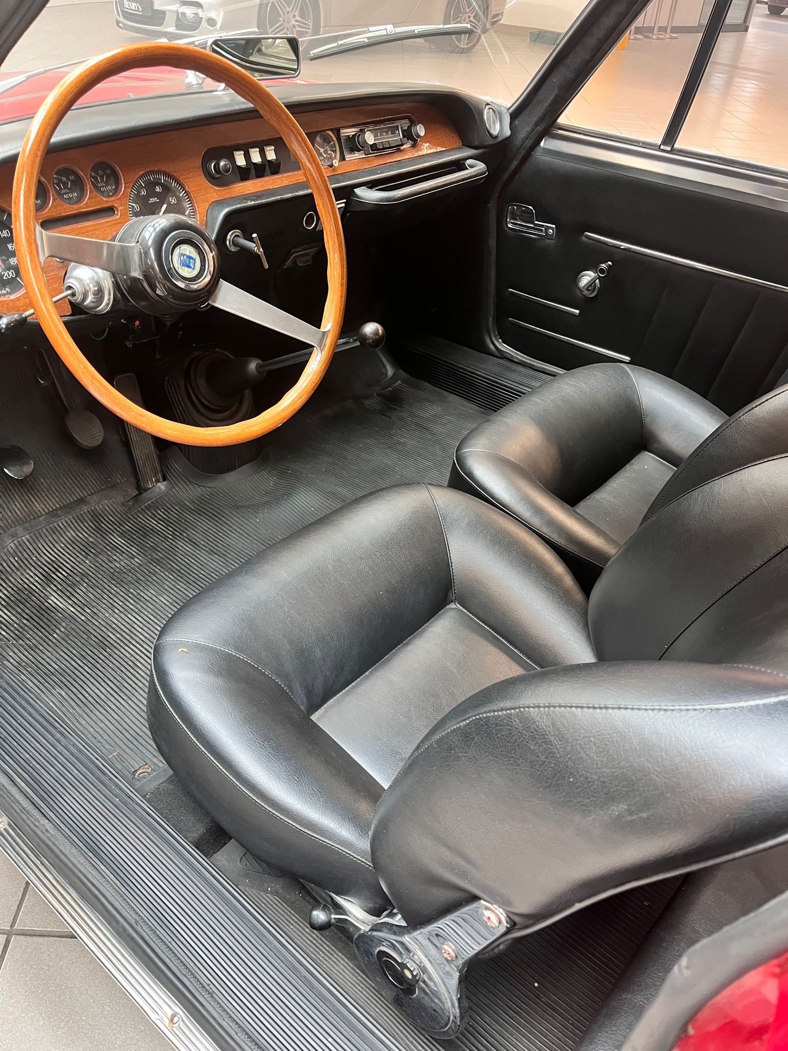 Detail d: Lancia Fulvia Sport 1.3 S ZAGATO -COUPE EZ 1971, Laufleistung abgelesen 13.592 km, Schaltgetriebe, 4-Zyl, rot. Italienische Fahrzeugdokumente ...