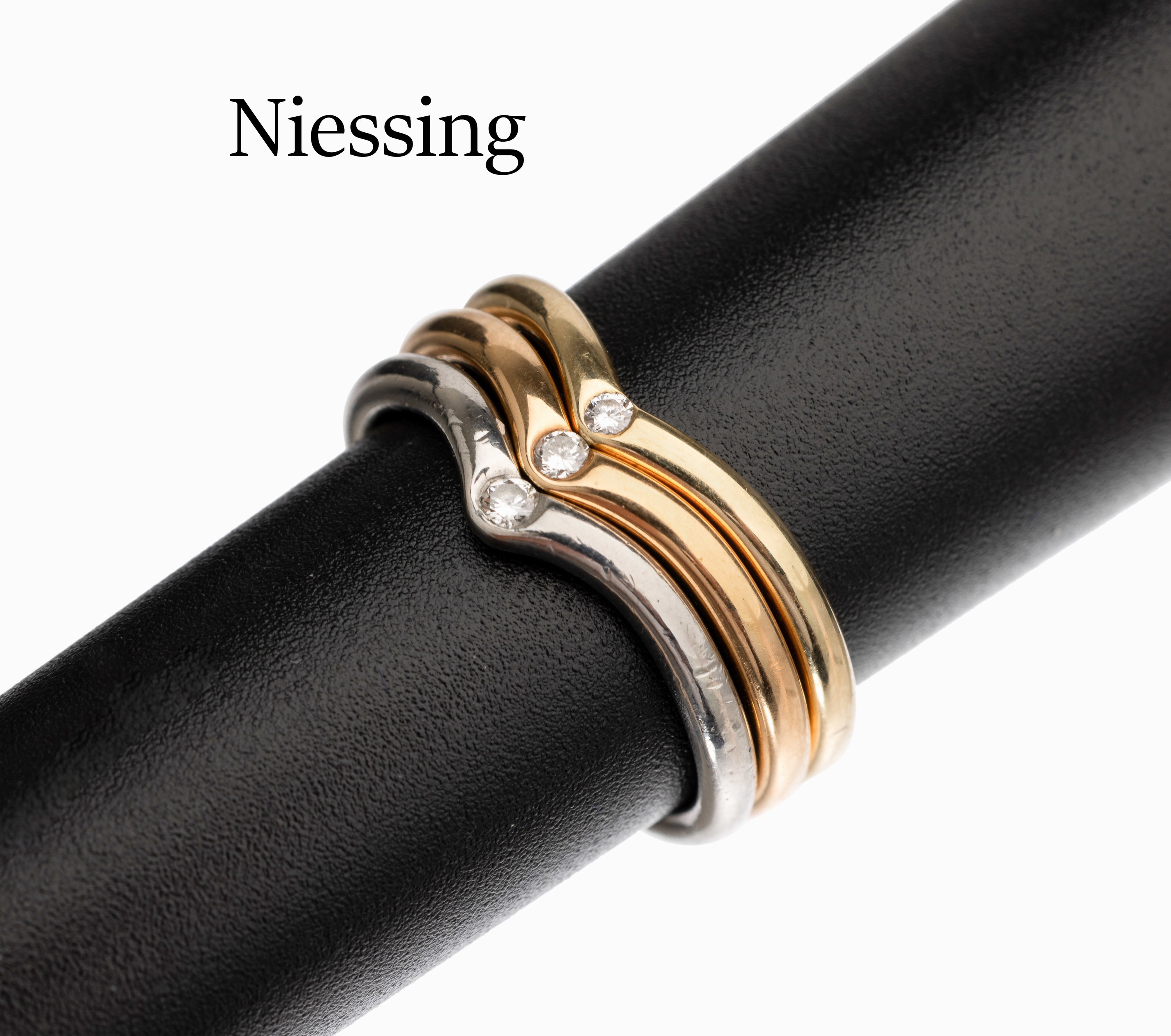 NIESSING Platin und Gold Brillant Ring-Trio,1 x Platin 950/000, 1 x Rose G 750/000, 1 x GG 585/000 (kein Niessing), jeweils 1 Brill. zus. ca. 0.03 ct ...
