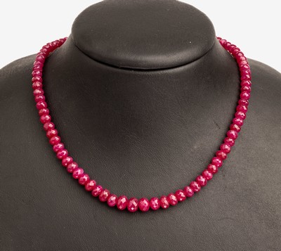 Image 26783064 - Necklace made of bevelled ruby-rondels