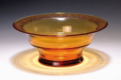 Image 26783073 - Bowl, Moser Karlsbad, 1950s, amber-colored glass, wide etched edge of flowers and rocailles, rubbed gilding, signed: made in Chechoslovakia Moser Karlsbad, H. approx. 9cm,D. approx. 22cm