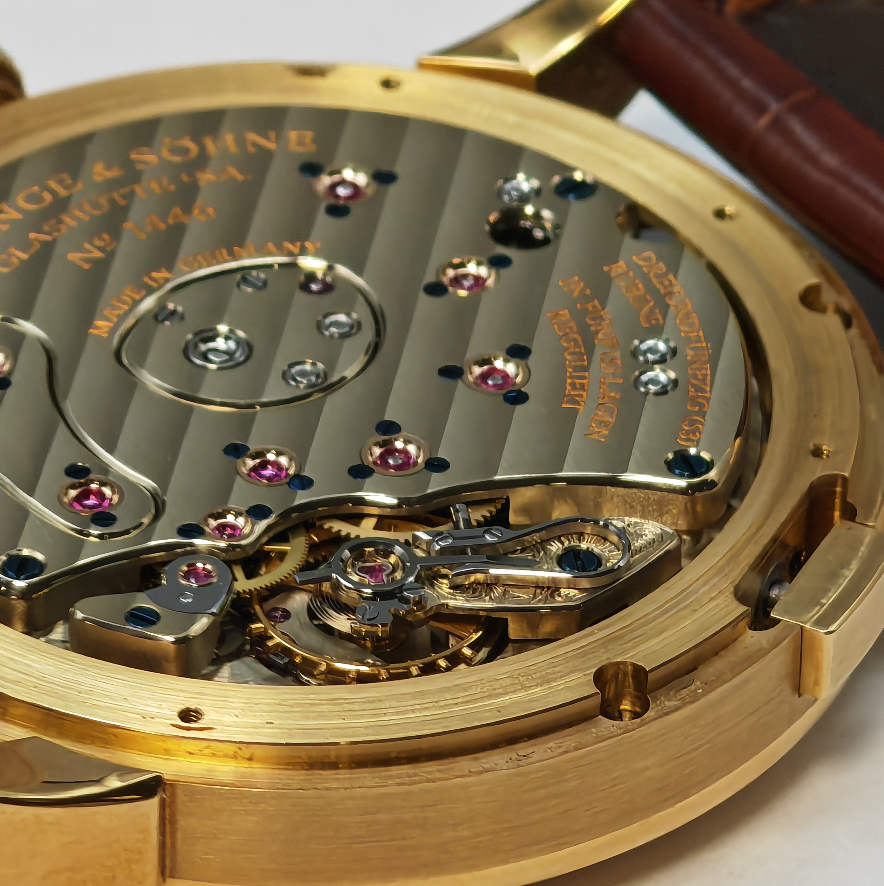 Detail g: A. LANGE & SÖHNE sehr seltene frühe Lange 1 Referenz 101.001 in GG 750/000, Handaufzug, noch massiver Goldboden 6-fach verschr., innen bez. R.101, ...