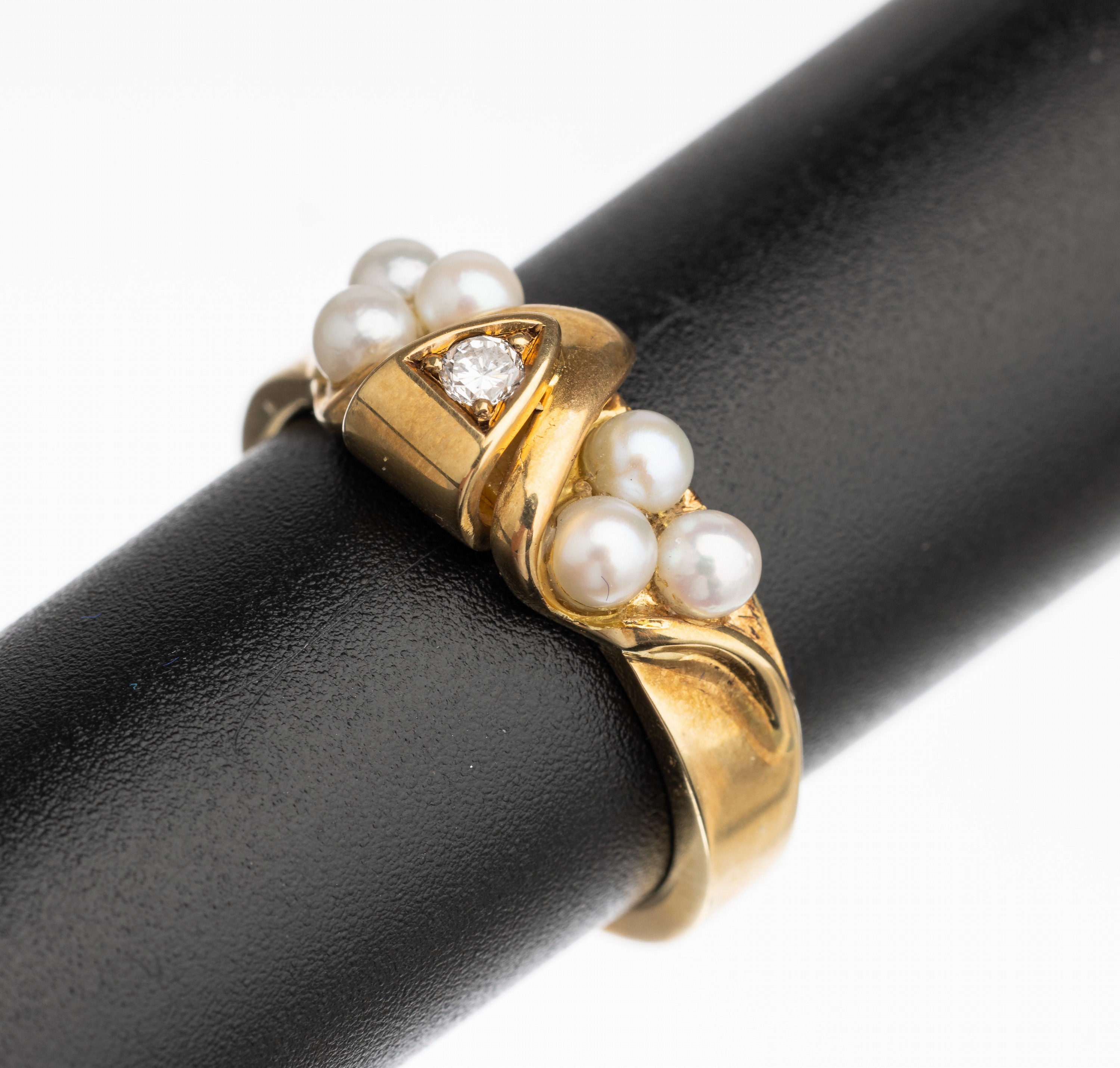 14 kt Gold Perl Brillant Ring, GG 585/000, 6 Zuchtperlchen Durchm. ca. 3.1 mm, 1 Brillantca. 0.05 ct feines Weiß/vs, RW 53, total ca. 6.4 g