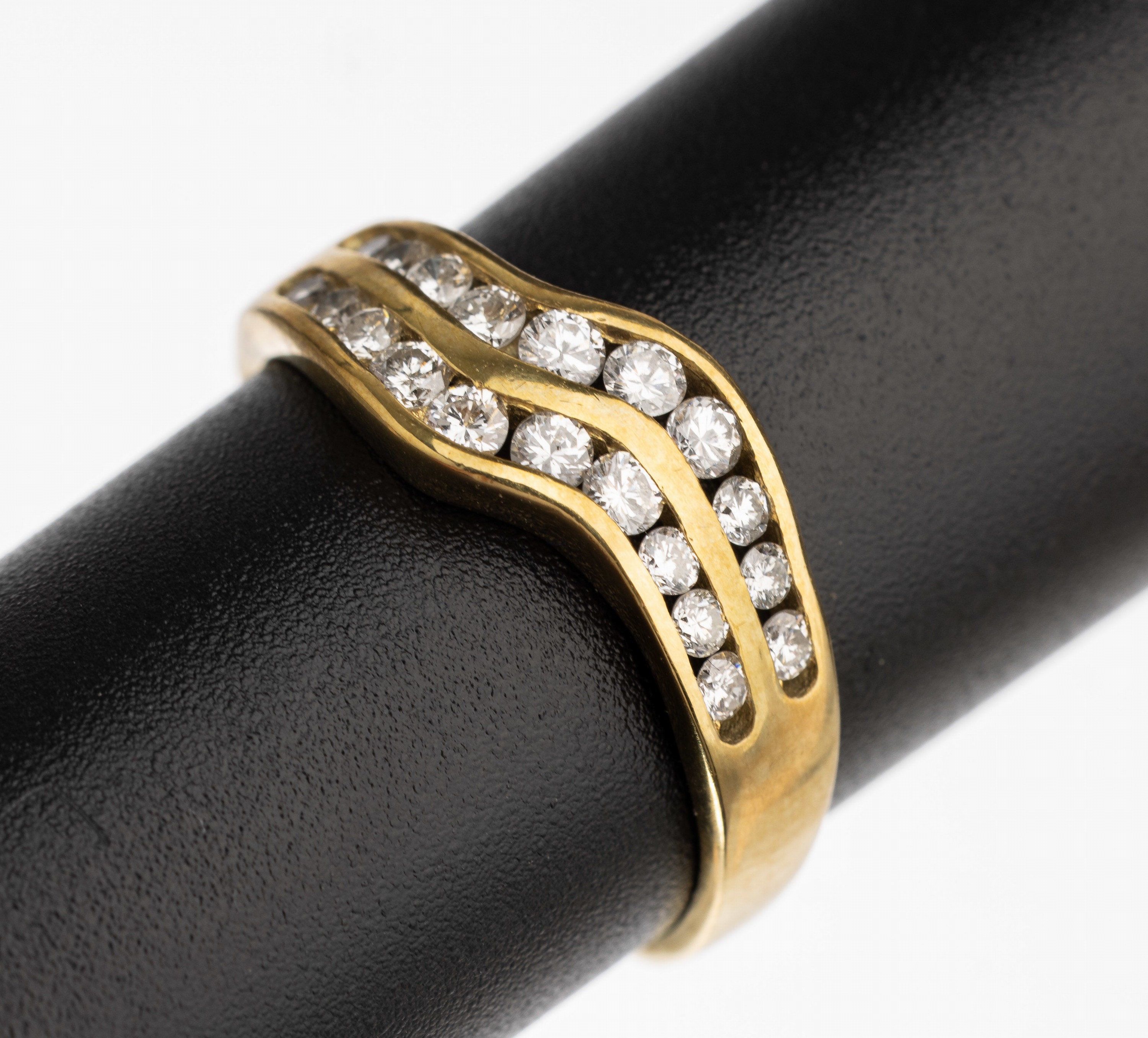 14 kt Gold Brillant Ring, 20 Brillanten zus. ca. 0.75 ct Weiß/p 1, RW 55, total ca. 3.5 g