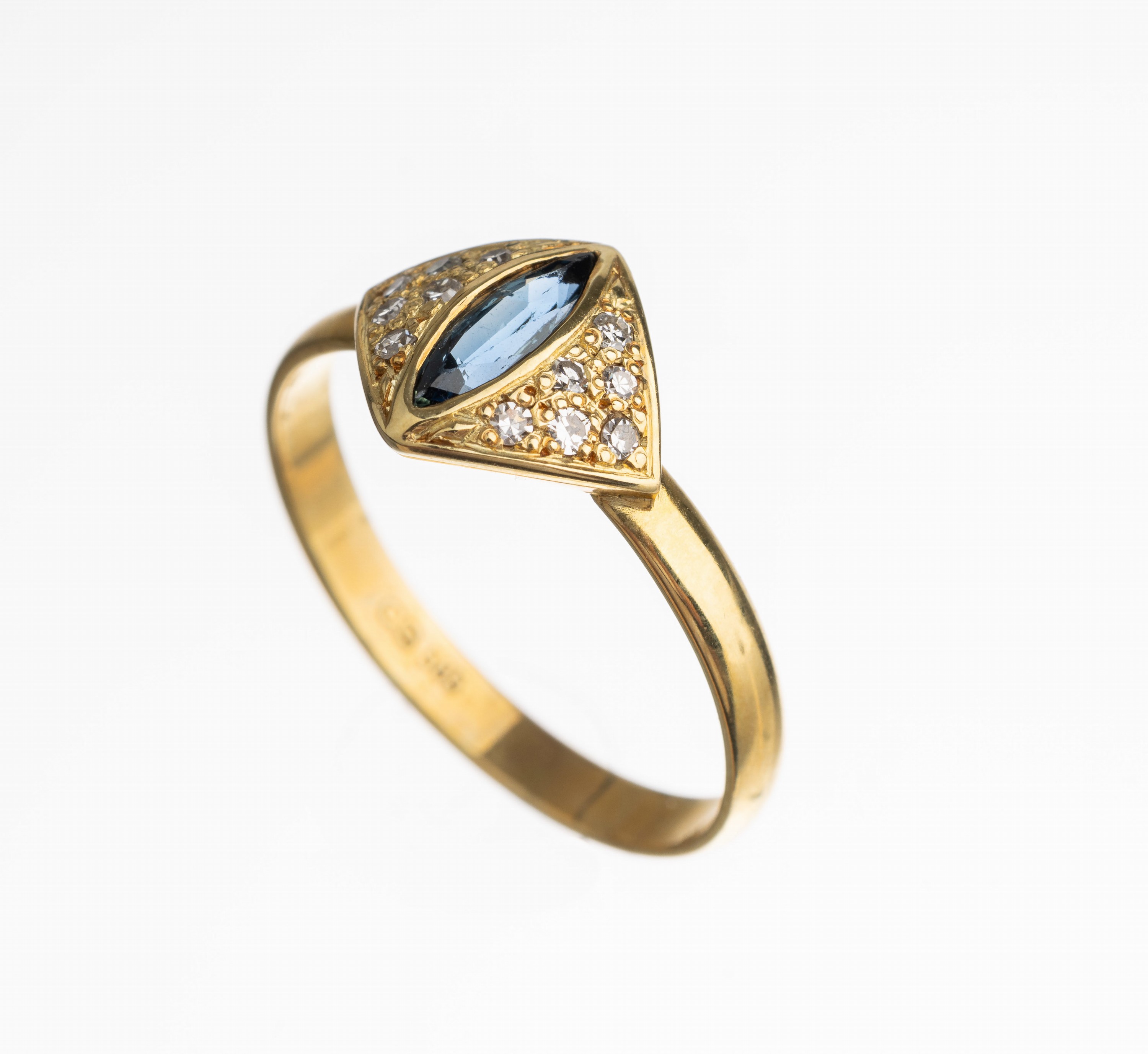 14 kt Gold Saphir Diamant Ring, GG 585/000,Saphirnavette ca. 0.45 ct, 12 8/8-Diam. zus. ca. 0.20 ct Weiß/si, RW 58, total ca. 3.3 g