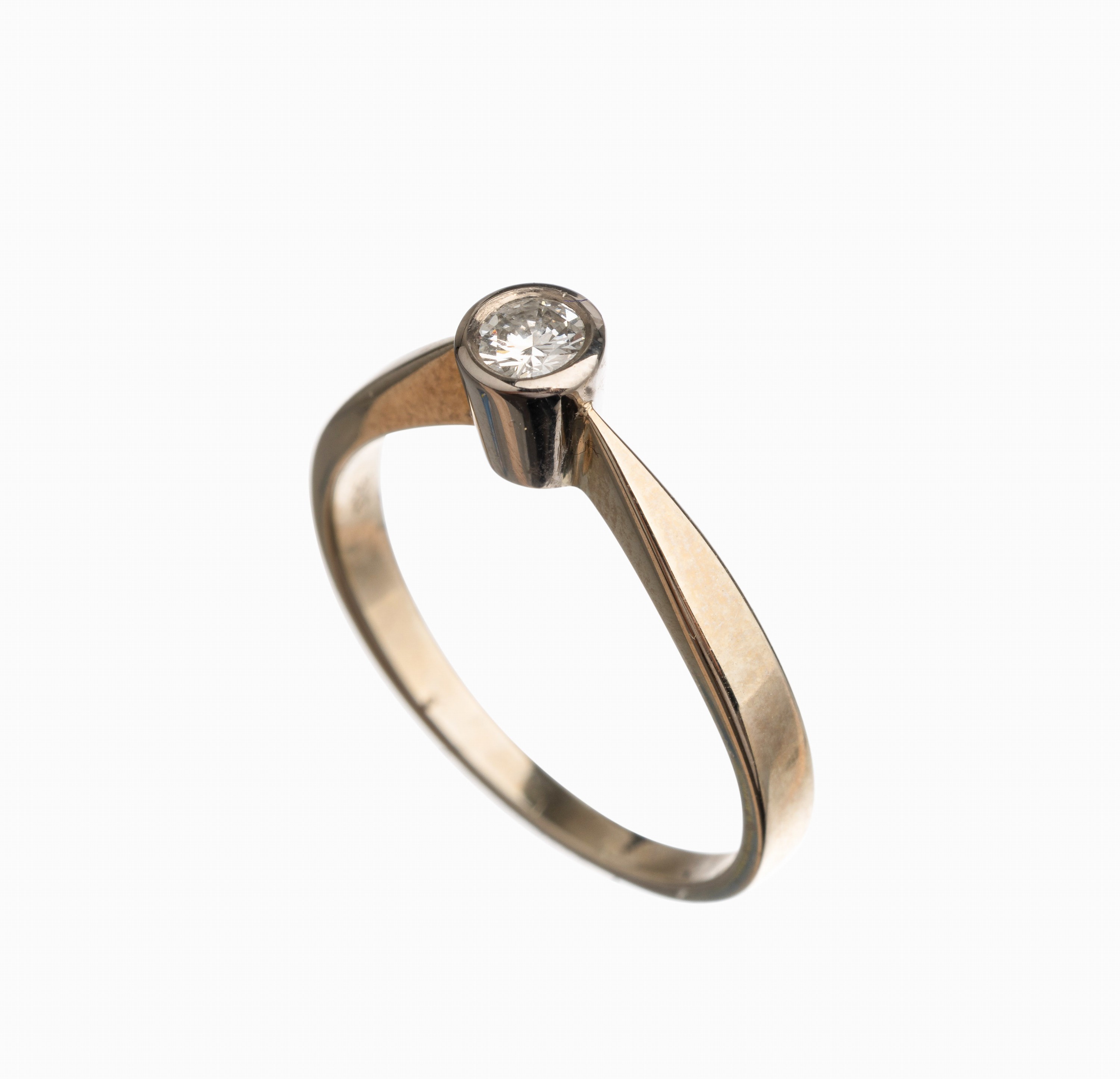 14 kt Gold Brillant Solitär Ring, WG 585/000, Brillant ca. 0.17 ct feines Weiß/vs, RW 55.5, total ca. 3.0 g