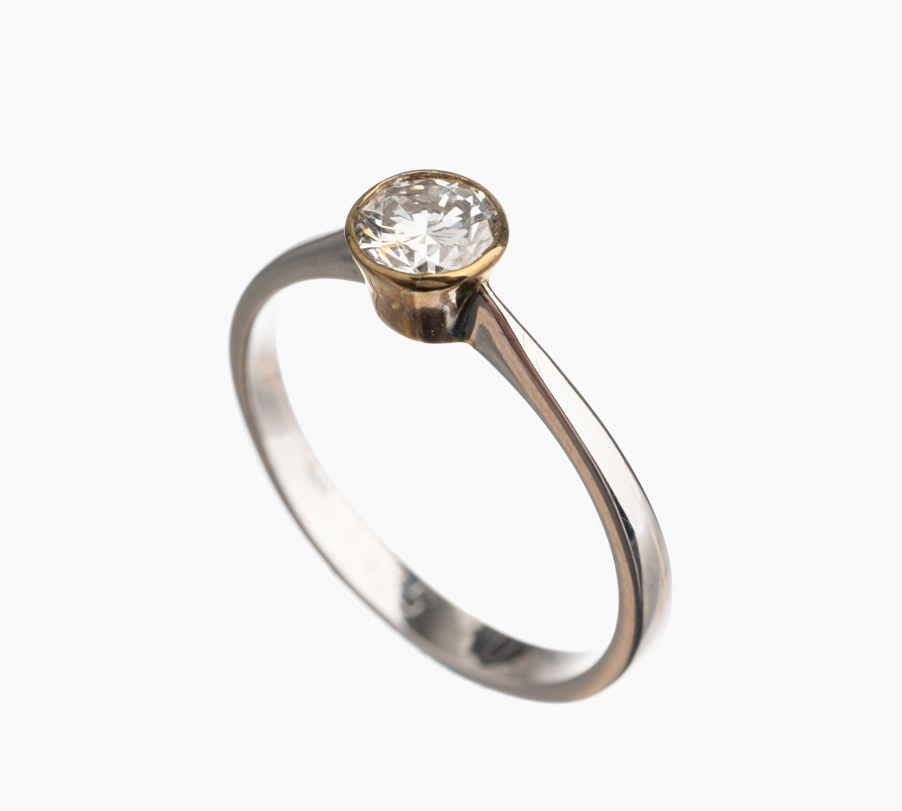 14 kt Gold Brillant Solitär Ring, Brillant ca. 0.54 ct Weiß/p 1, RW 53.5, total ca. 2.3 g