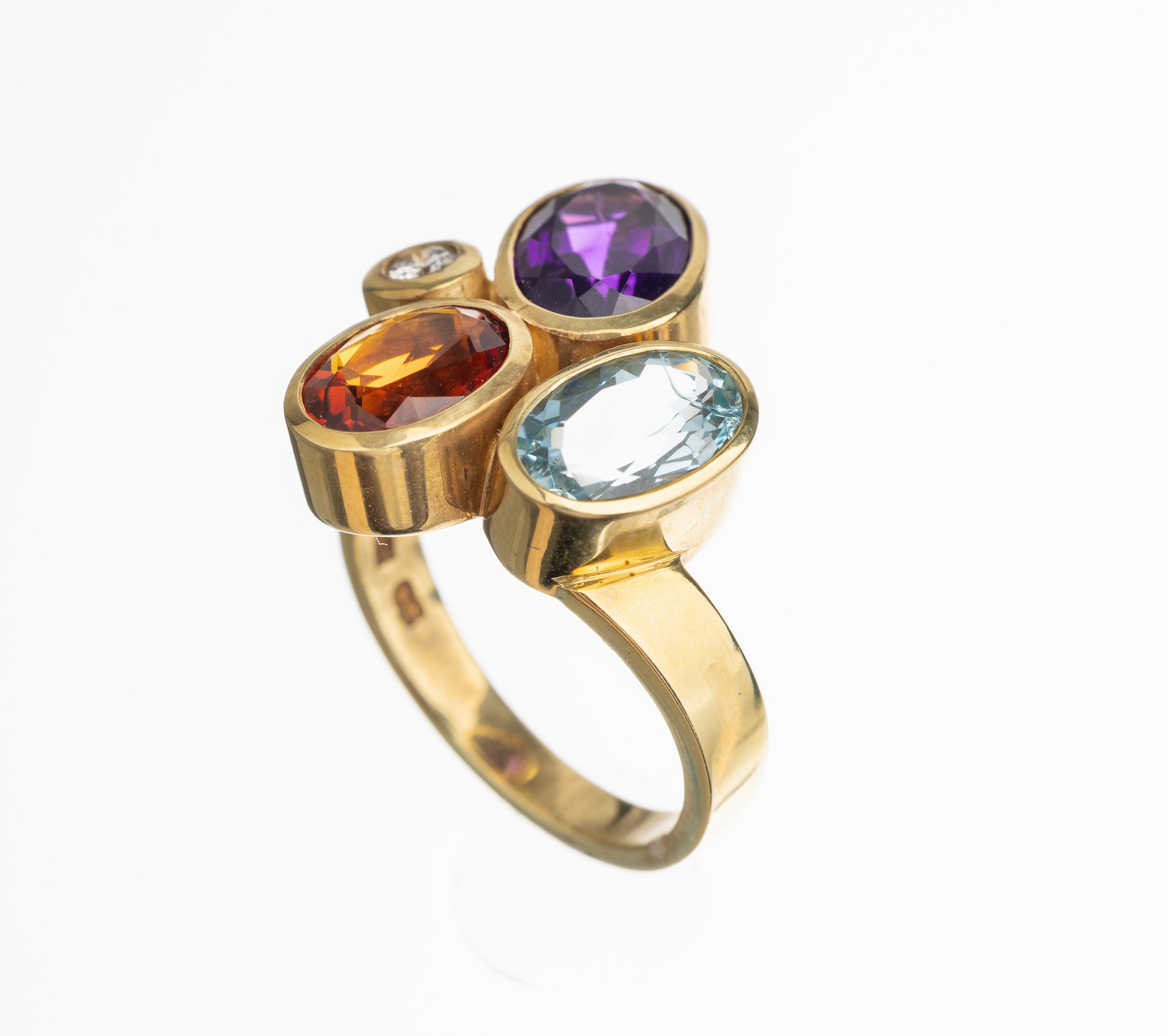 14 kt Gold Farbstein Brillant Ring, GG 585/000, ovalfacett. Amethyst ca. 1.20 ct, ovalfacett. Citrin ca. 1.0 ct, ovalfacett. Aquamarin ca. 1.10 ct, ...