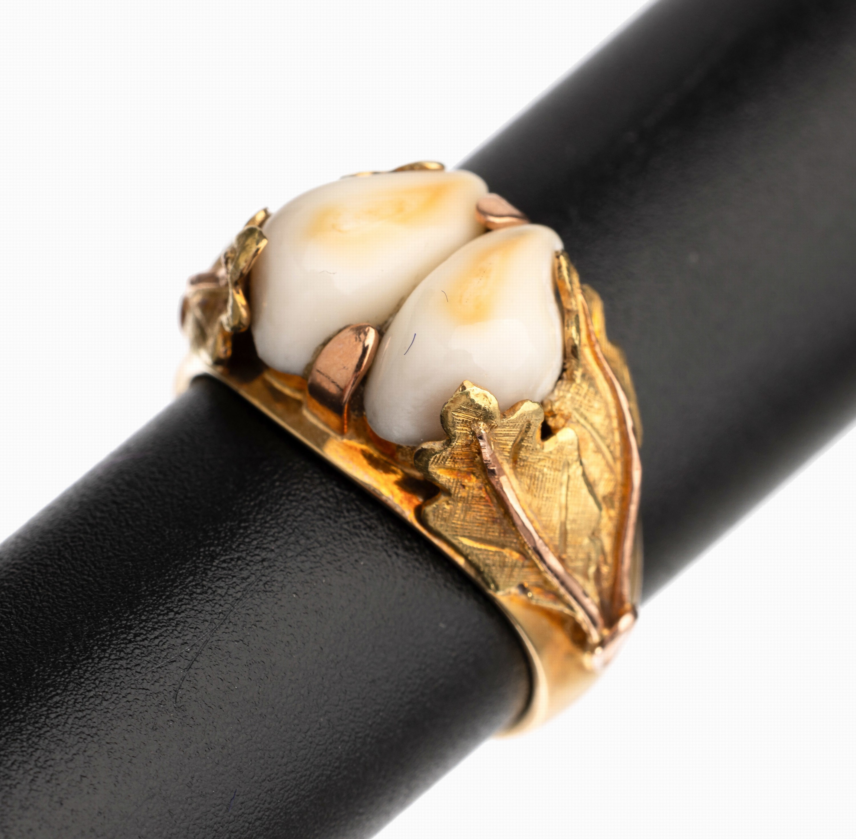 14 kt Gold Grandelring, GG 585/000, Eichenlaubverzierung, fein grav., RW 54, totalca. 8.7 g