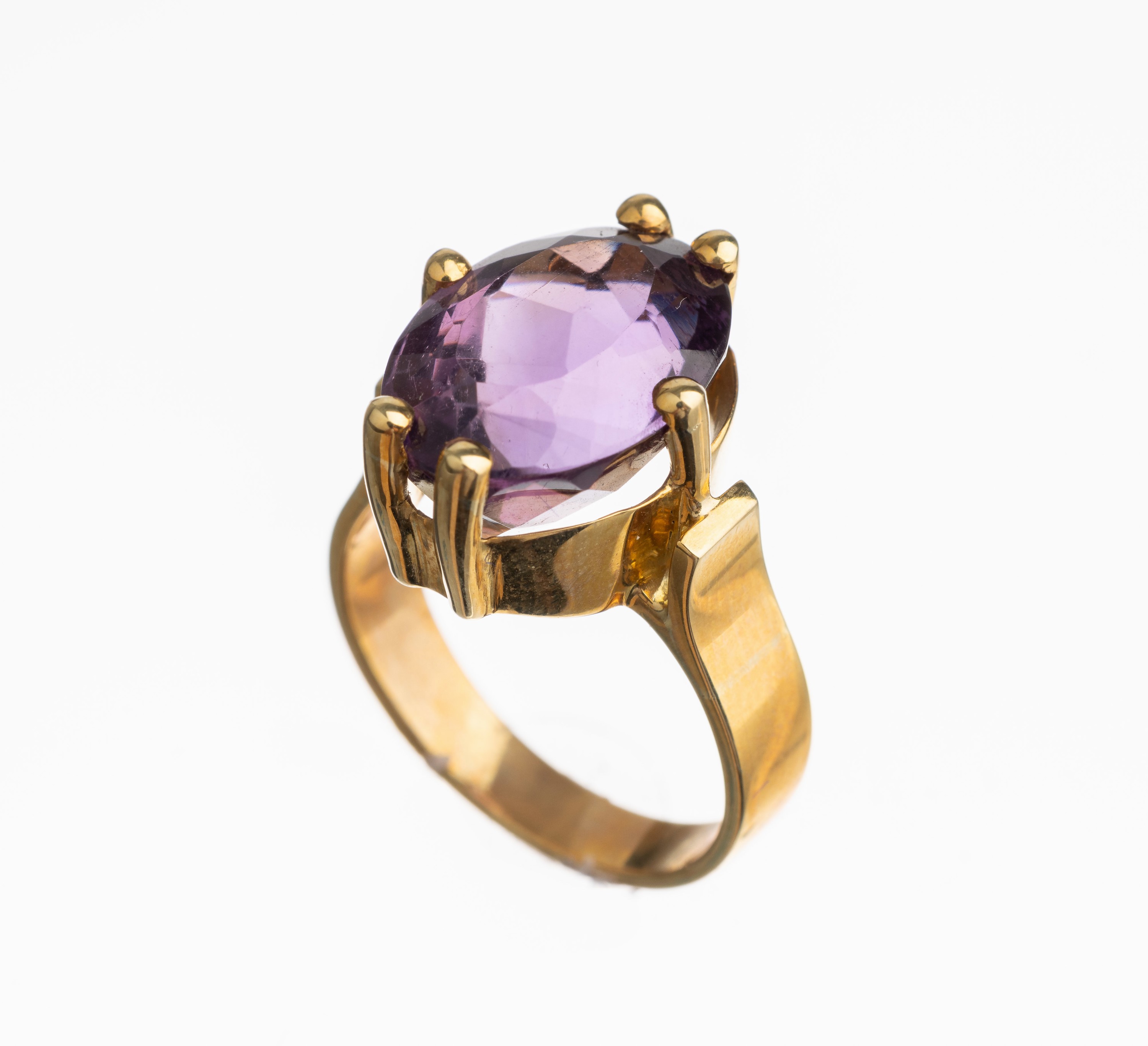 14 kt Gold Amethyst Ring, GG 585/000, ovalfacett. Amethyst ca. 6.0 ct, RW 54, total ca. 7.6 g