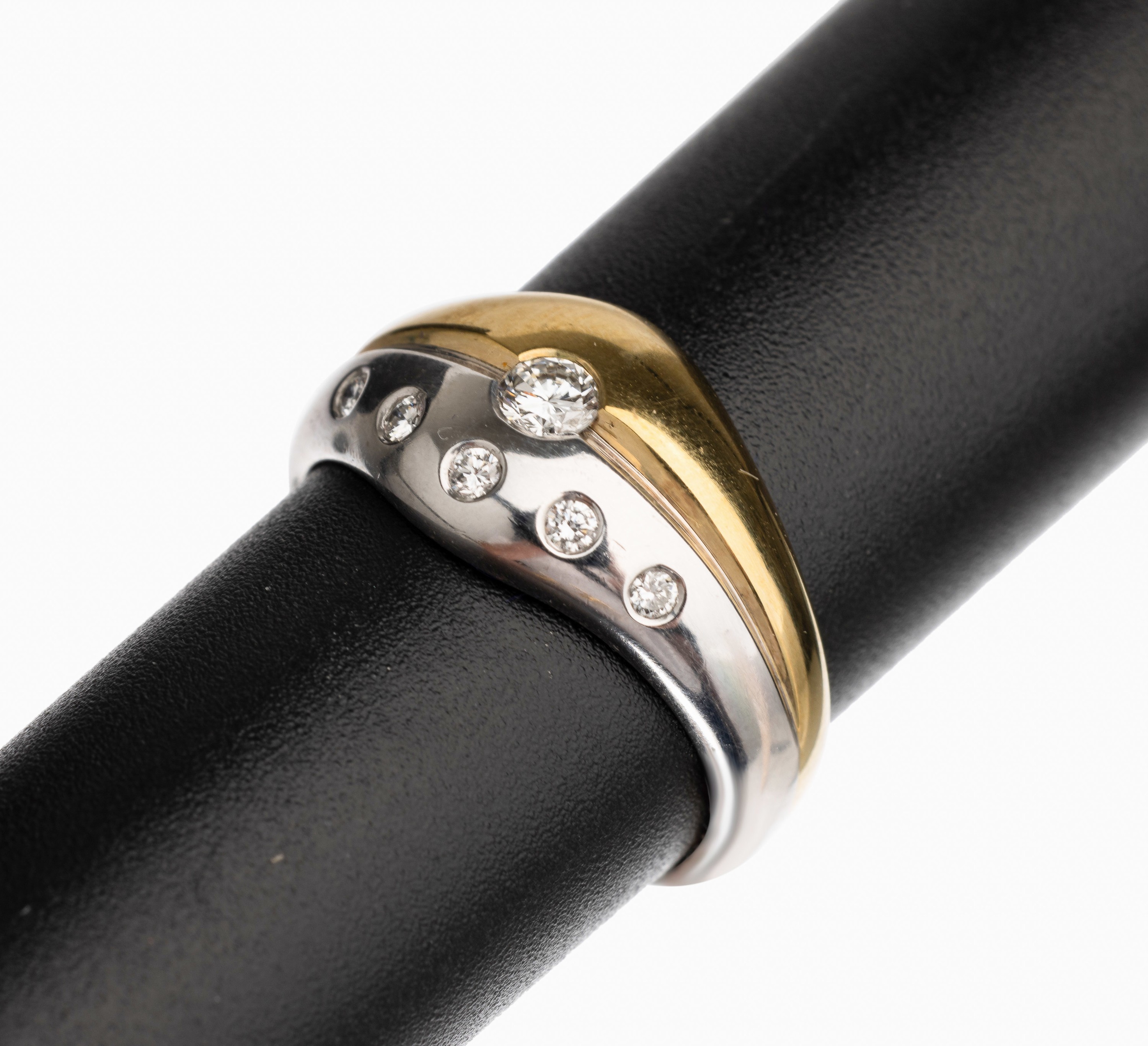 14 kt Gold Brillant Ring, GG/WG 585/000, 6 Brillanten zus. ca. 0.25 ct feines Weiß/vs, RW54, total ca. 8.1 g