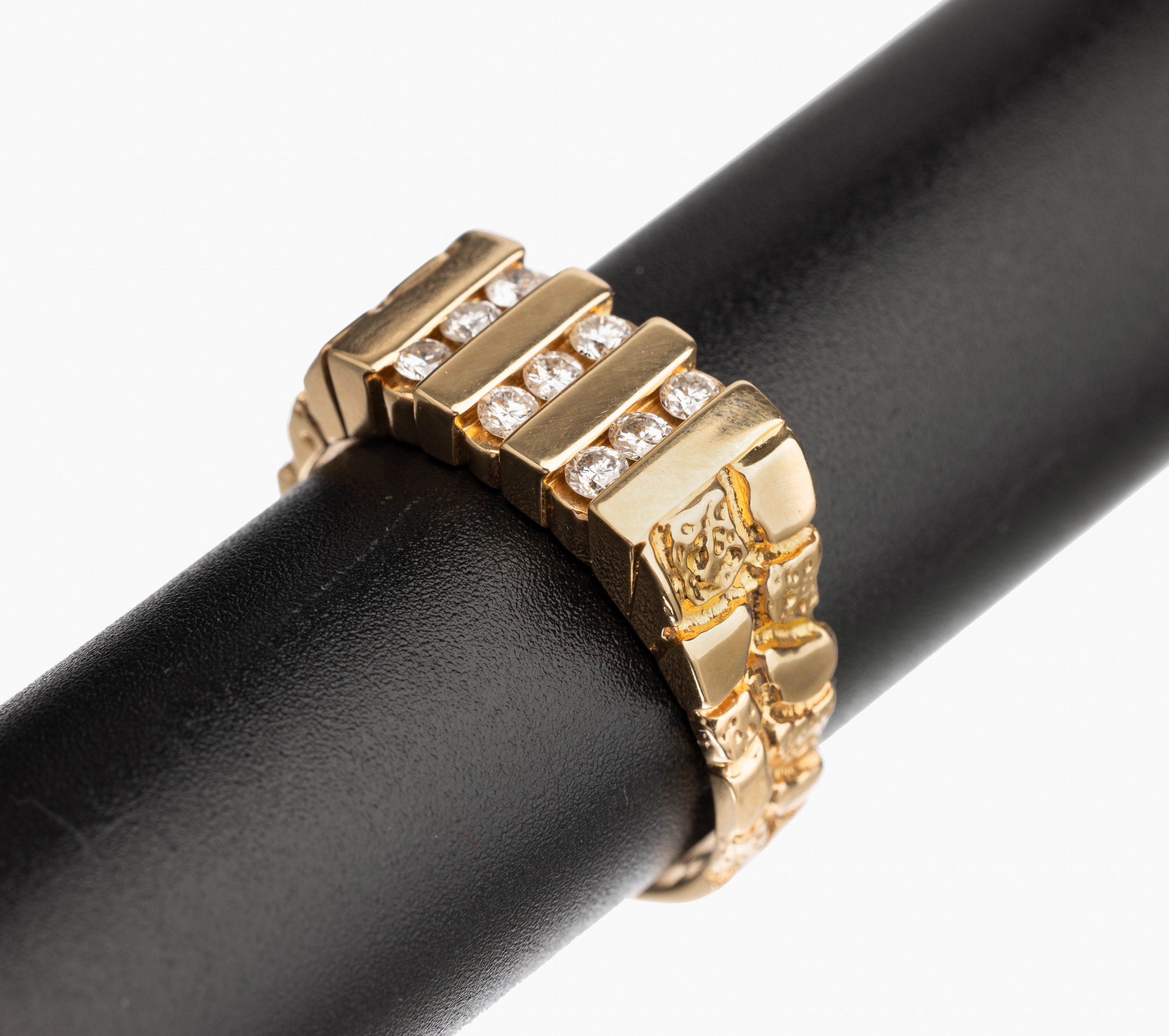 14 kt Gold Brillant Ring, GG 585/000, 9 Brillanten zus. ca. 0.45 ct feines Weiß/vvs, RW 68, total ca. 8.3 g