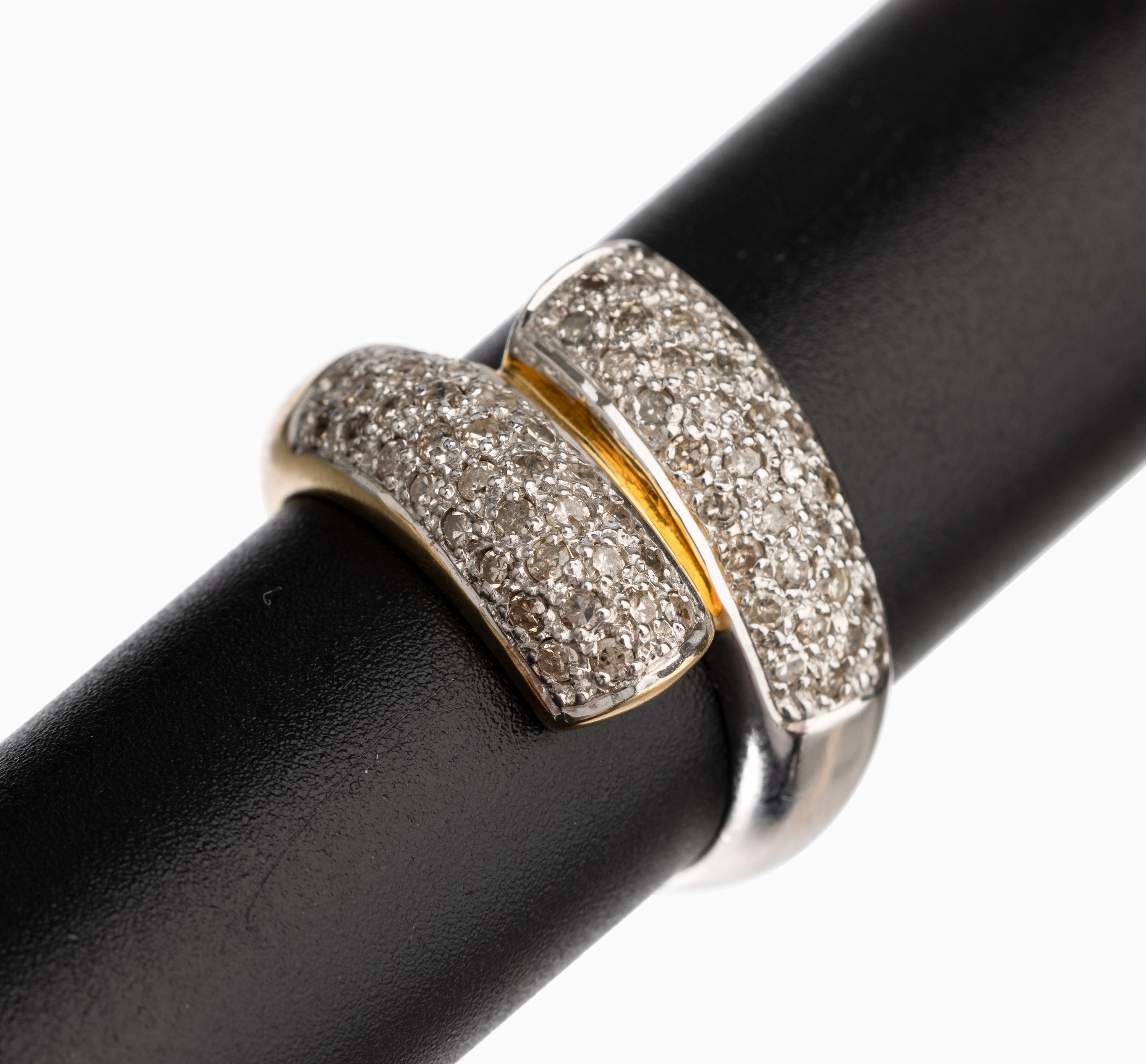 14 kt Gold Brillant Ring, GG/WG 585/000, 70Brillanten zus. ca. 1.0 ct Weiß-l. get. Weiß/si-p 1, RW 56, total ca. 6.4 g