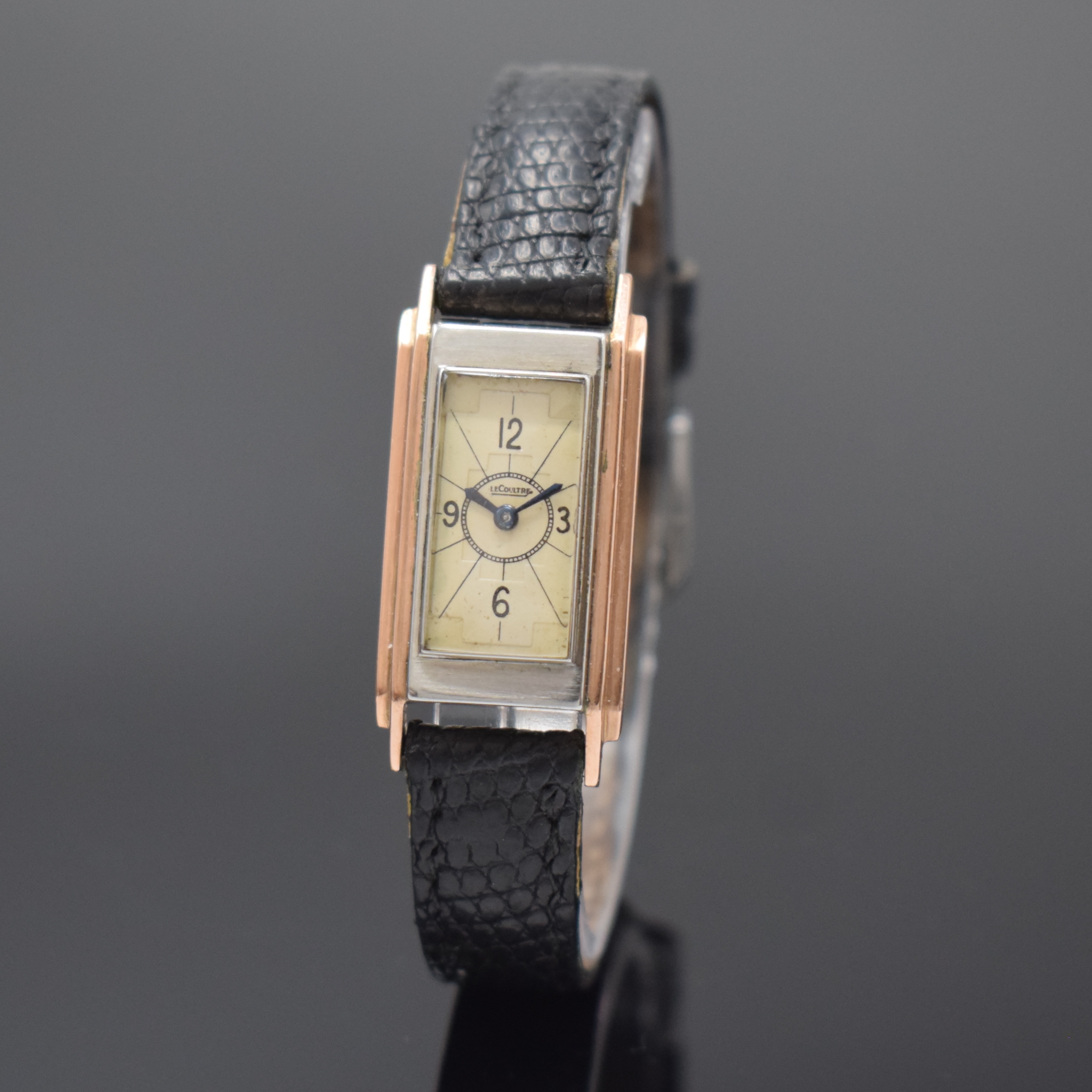 LeCoultre Duoplan Damenarmbanduhr mit Backwinder, Schweiz um 1935, Handaufzug, Geh. teils verg., Scharnierboden, Zifferbl. m. arab. Zahlen pat., ...