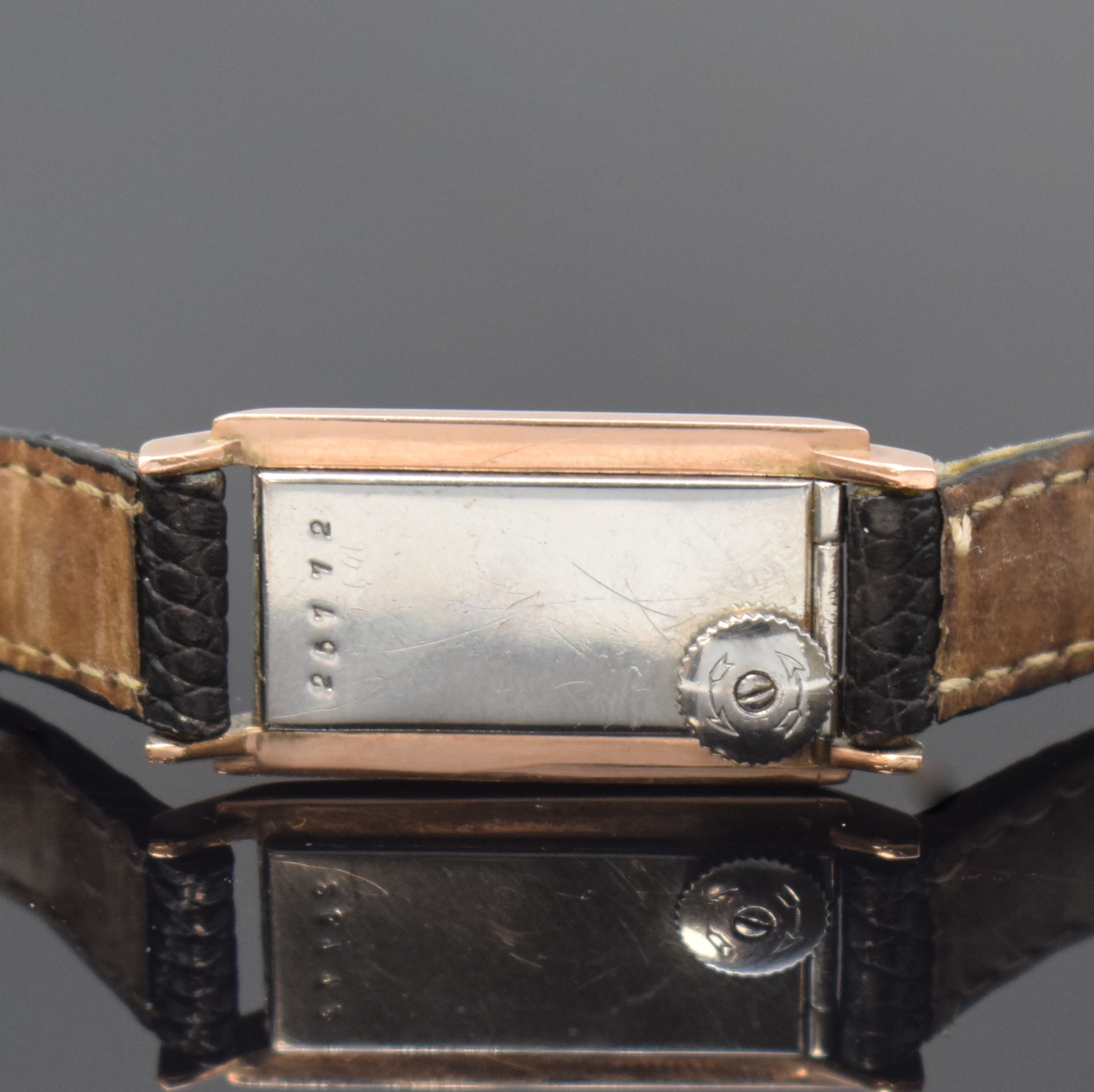 Detail d: LeCoultre Duoplan Damenarmbanduhr mit Backwinder, Schweiz um 1935, Handaufzug, Geh. teils verg., Scharnierboden, Zifferbl. m. arab. Zahlen pat., ...