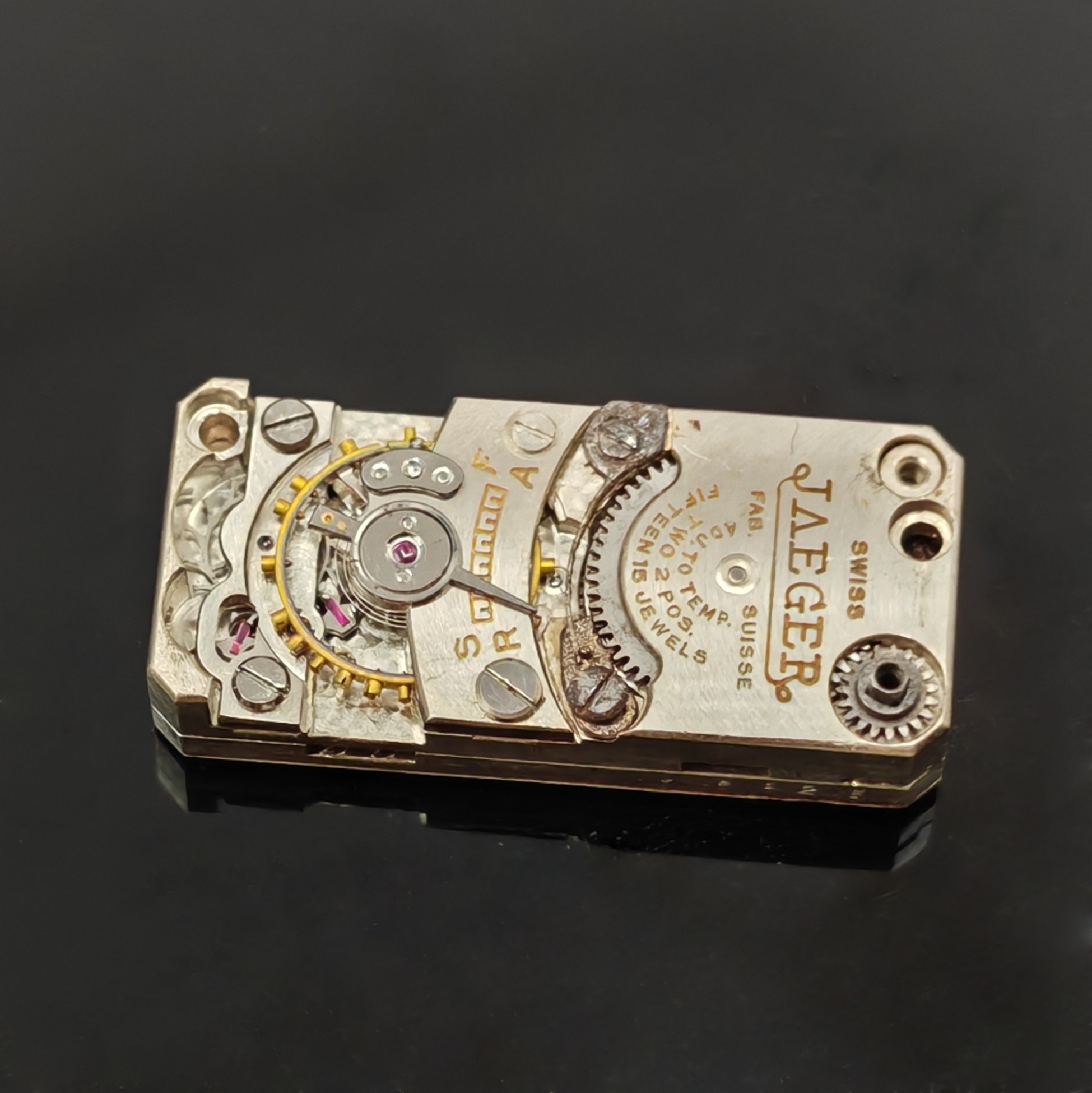 Detail f: LeCoultre Duoplan Damenarmbanduhr mit Backwinder, Schweiz um 1935, Handaufzug, Geh. teils verg., Scharnierboden, Zifferbl. m. arab. Zahlen pat., ...