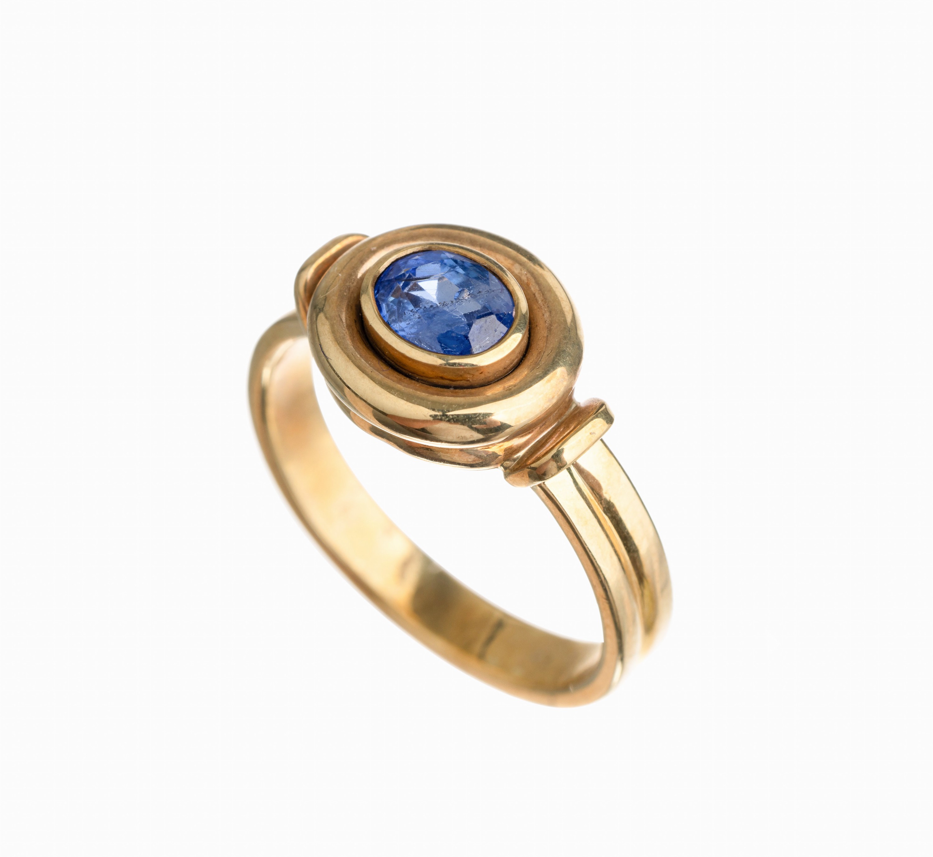 14 kt Gold Saphir Ring, GG 585/000, ovaler Ringkopf mit einem ovalfacett. Saphir ca. 0.75ct, ca. 6.3 g, RW 55