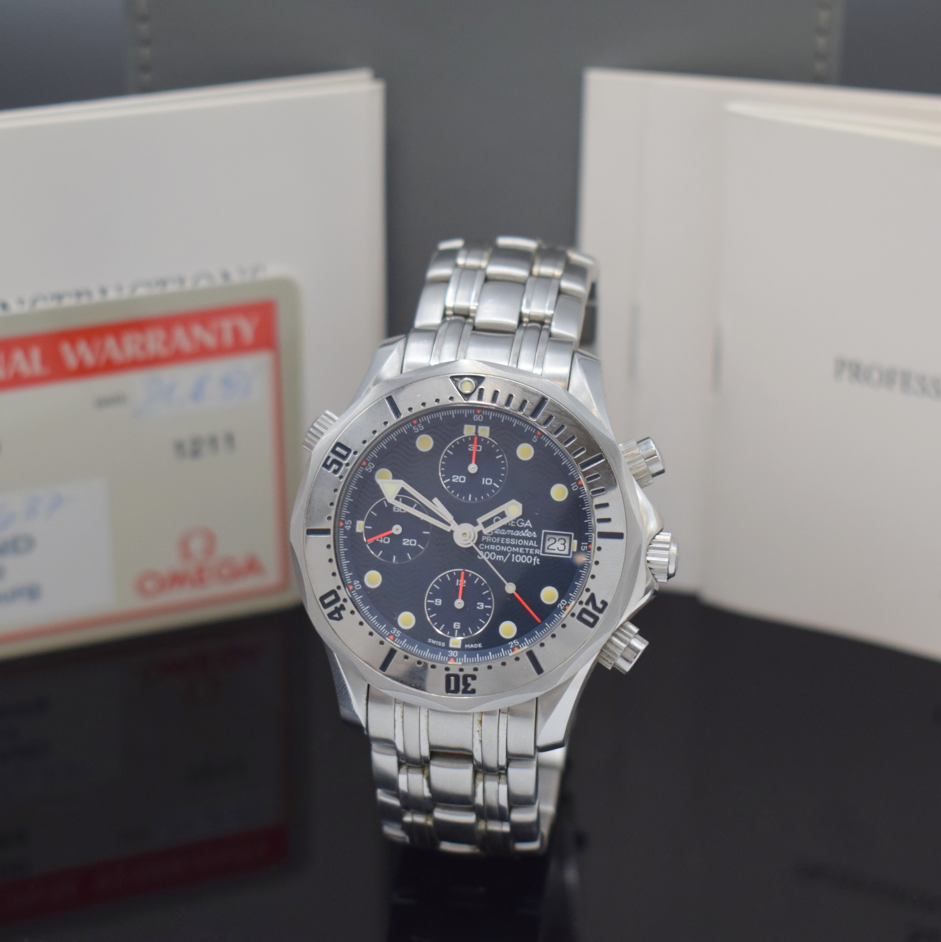 OMEGA Seamaster Professional Chronometer Armbandchronograph in Stahl Referenz 25988000, Schweiz verk. lt. beil. Pap. 08/1995, Automatik, orig. ...