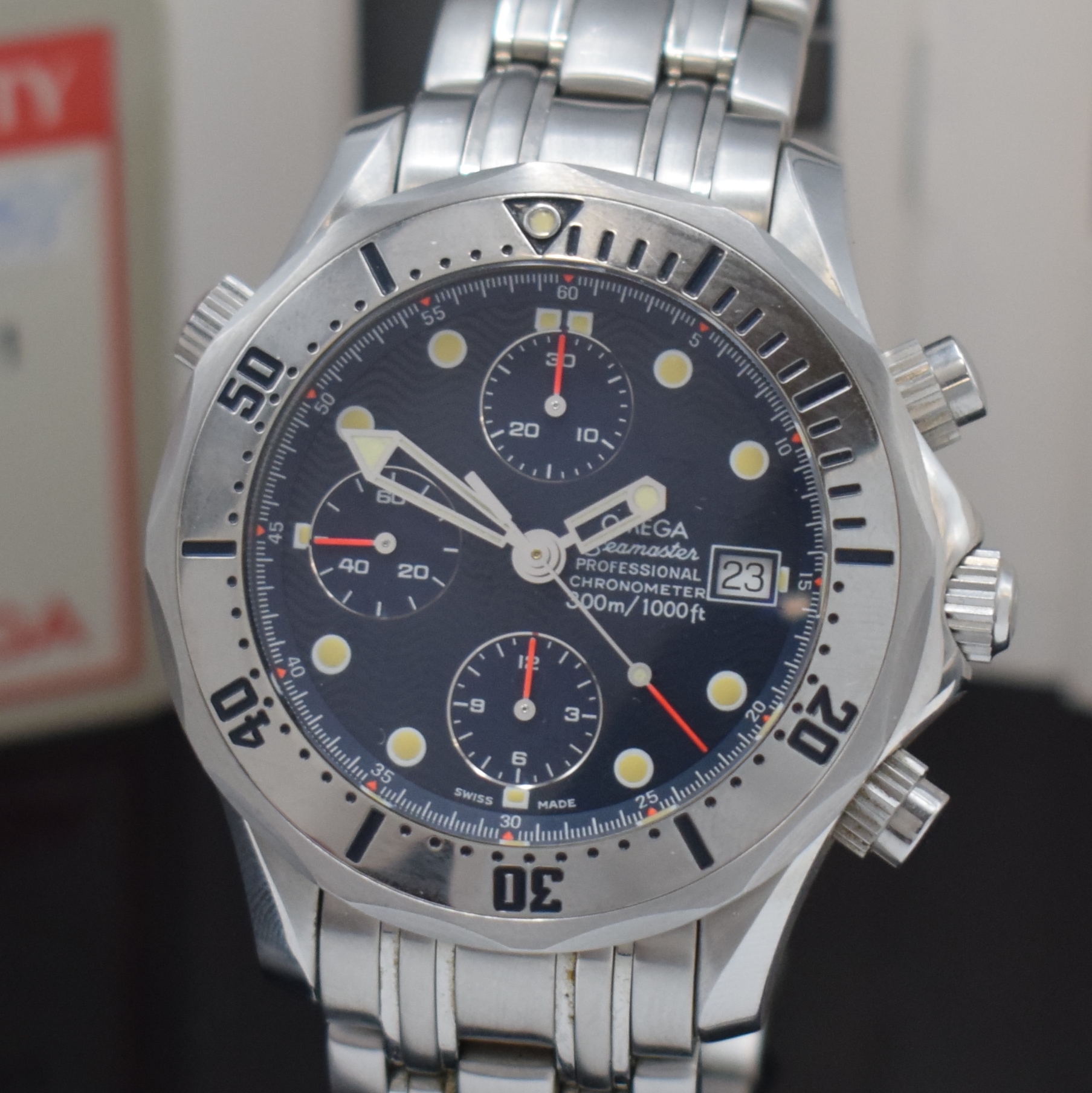 Detail a: OMEGA Seamaster Professional Chronometer Armbandchronograph in Stahl Referenz 25988000, Schweiz verk. lt. beil. Pap. 08/1995, Automatik, orig. ...