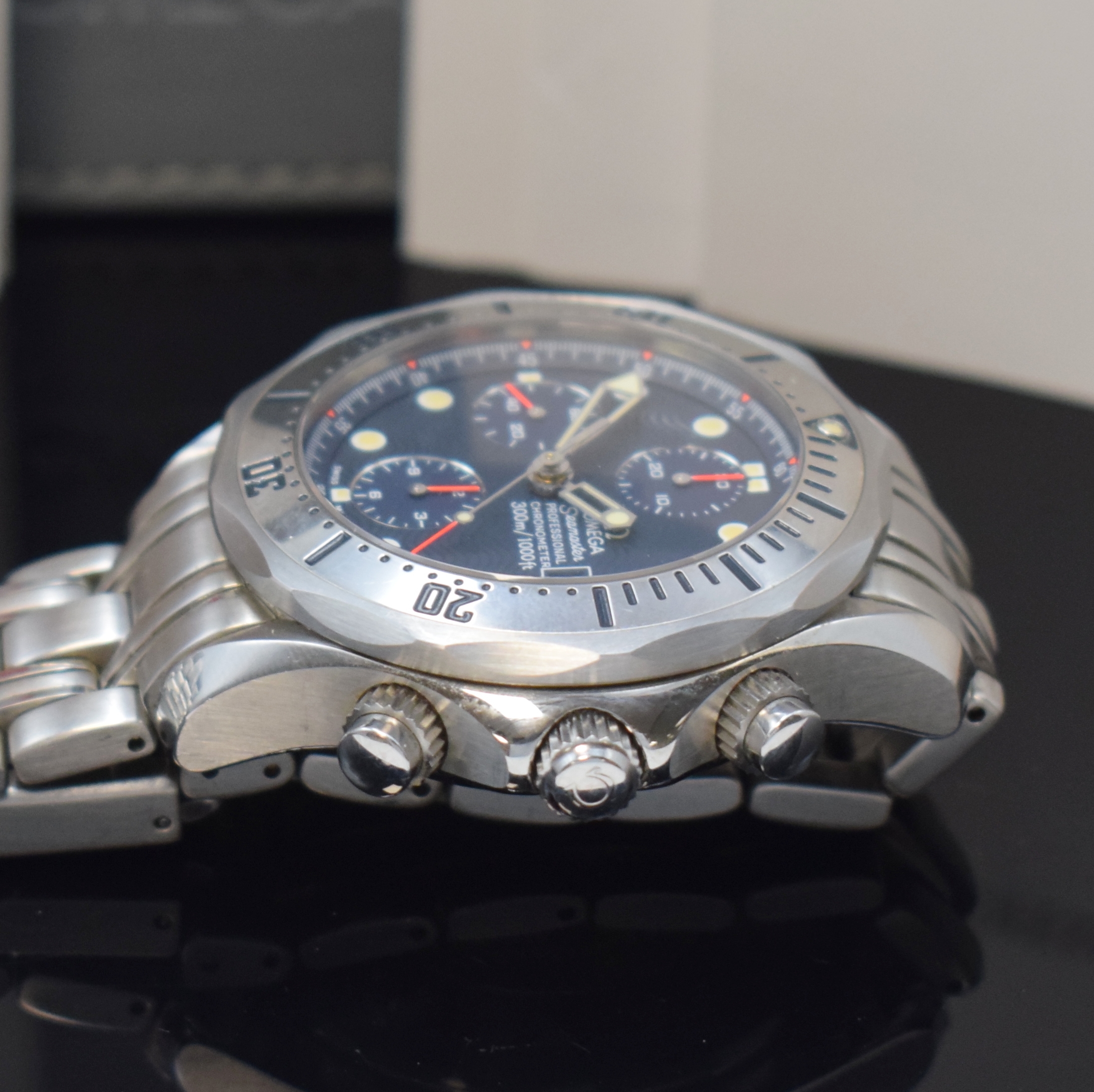 Detail c: OMEGA Seamaster Professional Chronometer Armbandchronograph in Stahl Referenz 25988000, Schweiz verk. lt. beil. Pap. 08/1995, Automatik, orig. ...